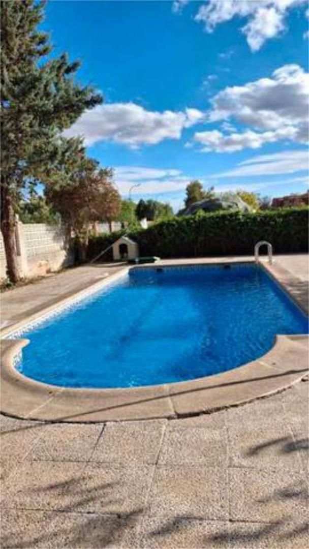 Piscina de Casa adosada en venda en Valdetorres de Jarama amb Calefacció, Jardí privat i Terrassa