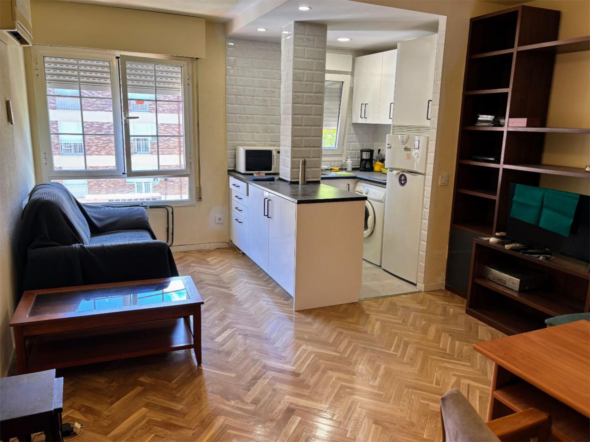 Living room of Flat for sale in Las Rozas de Madrid  with Parquet flooring and Furnished