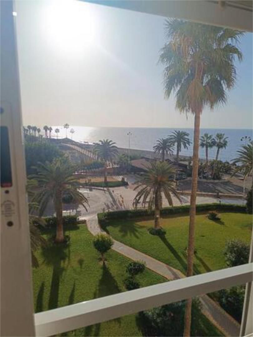 Vista exterior de Apartament en venda en Algarrobo amb Piscina