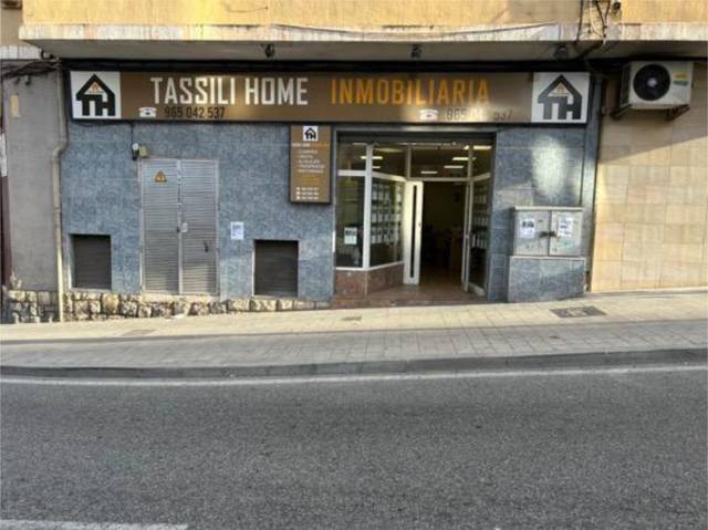 Local comercial en Alquiler en Campoamor