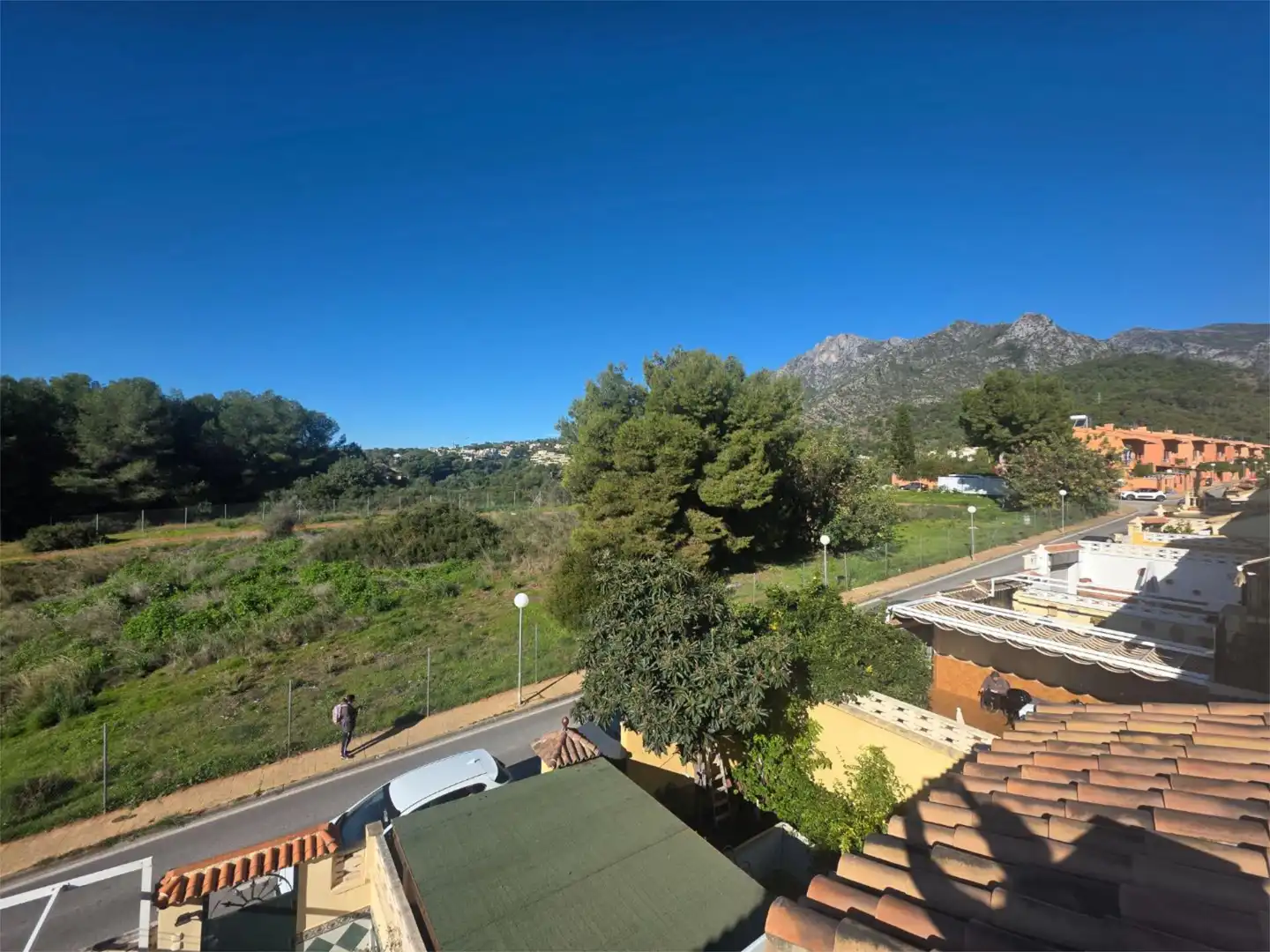 Pis en venda a Calle la Pimienta, Valdeolletas - Las Cancelas - Xarblanca Vista exterior de Pis en venda en Marbella amb Calefacció, Terrassa i Traster