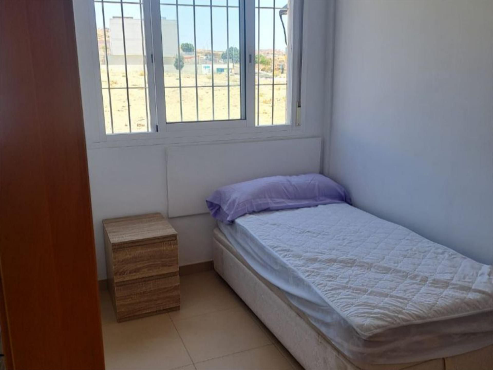 Bedroom of Flat to share in Viator  with Furnished