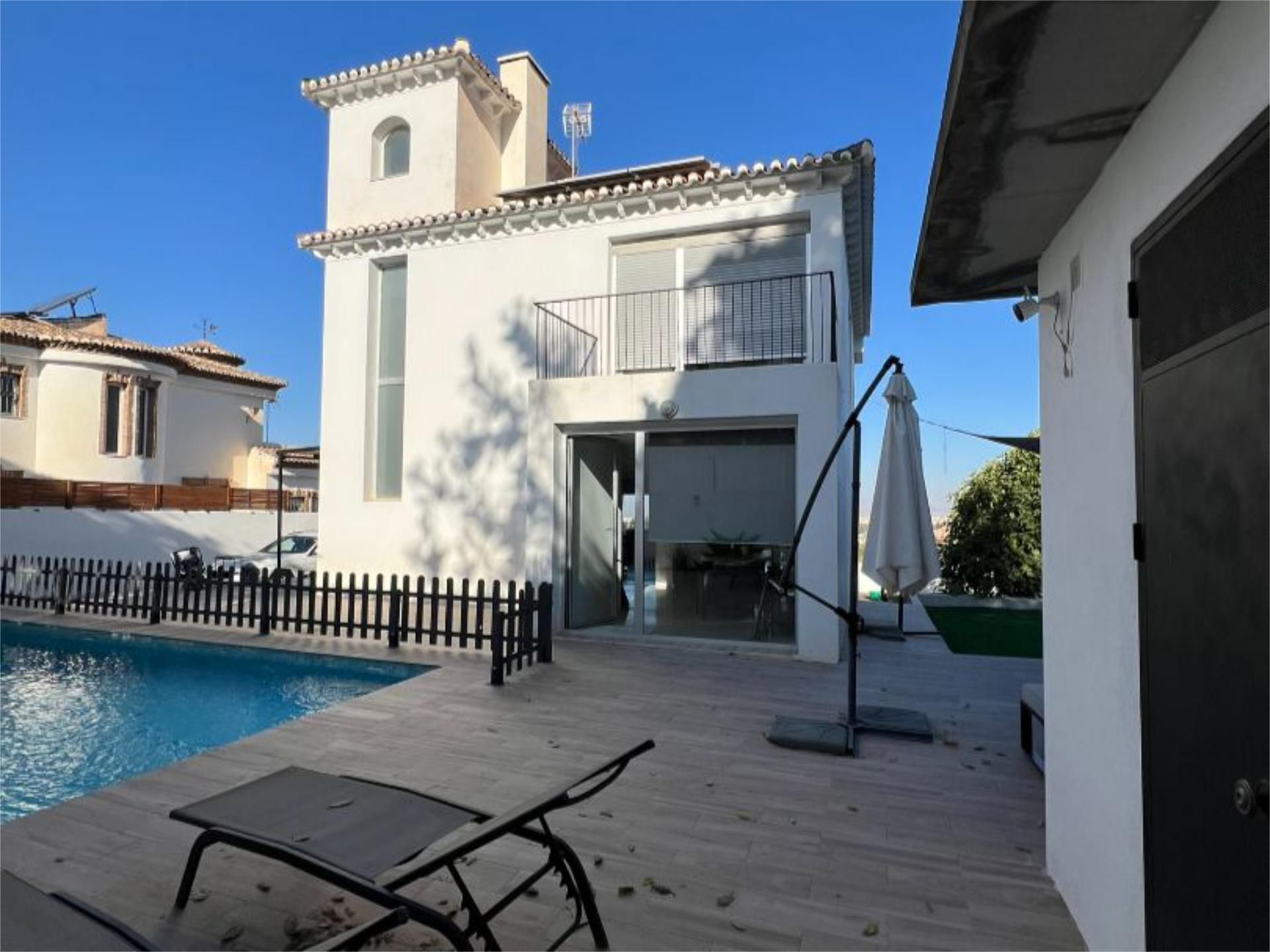 Vista exterior de Casa o xalet en venda en Monachil amb Terrassa, Piscina i Balcó
