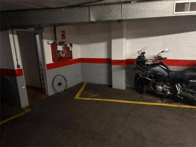 Garaje en Alquiler en El Camp de l'Arpa del Clot