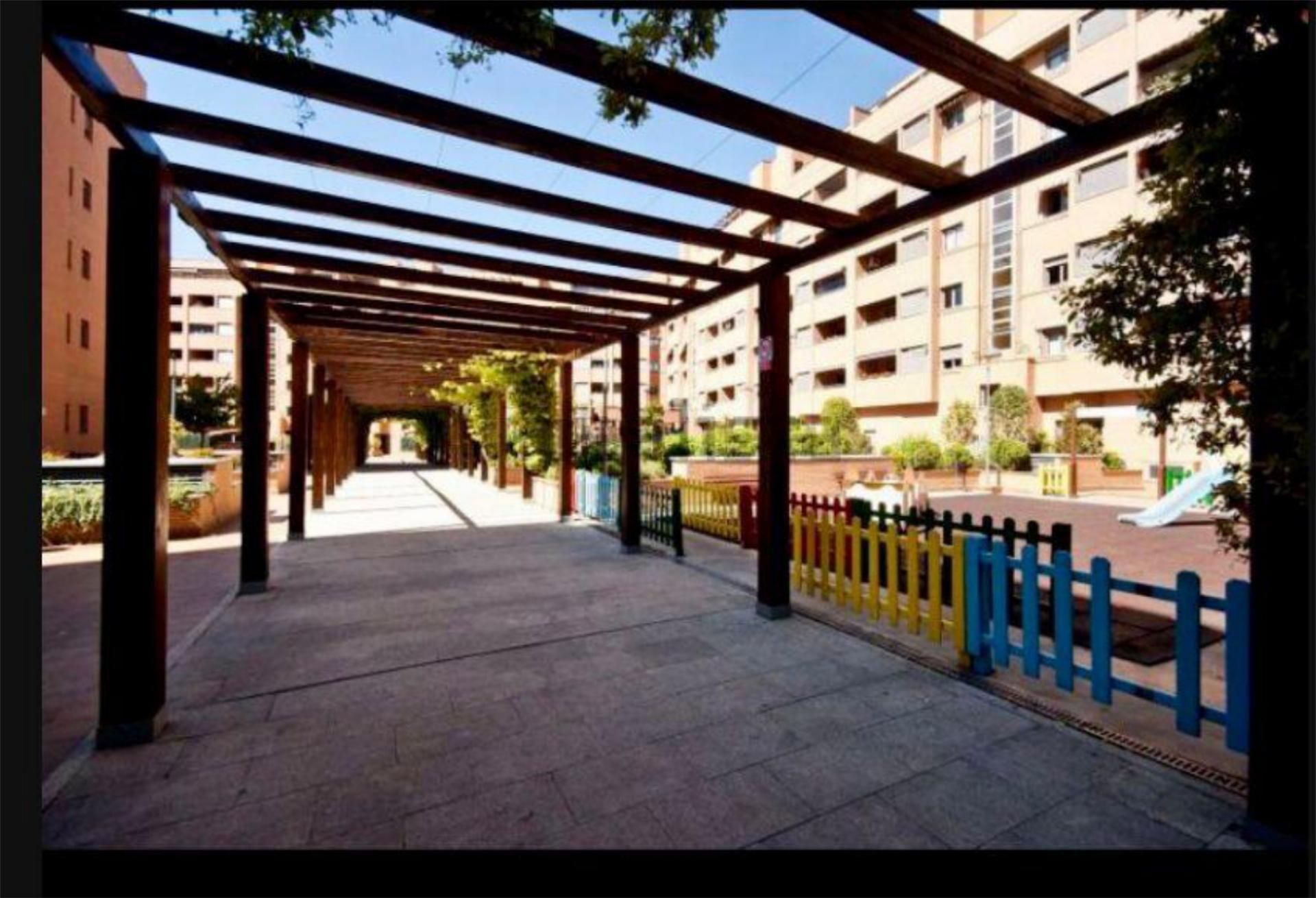 Vista exterior de Àtic en venda en  Madrid Capital amb Aire condicionat, Calefacció i Jardí privat