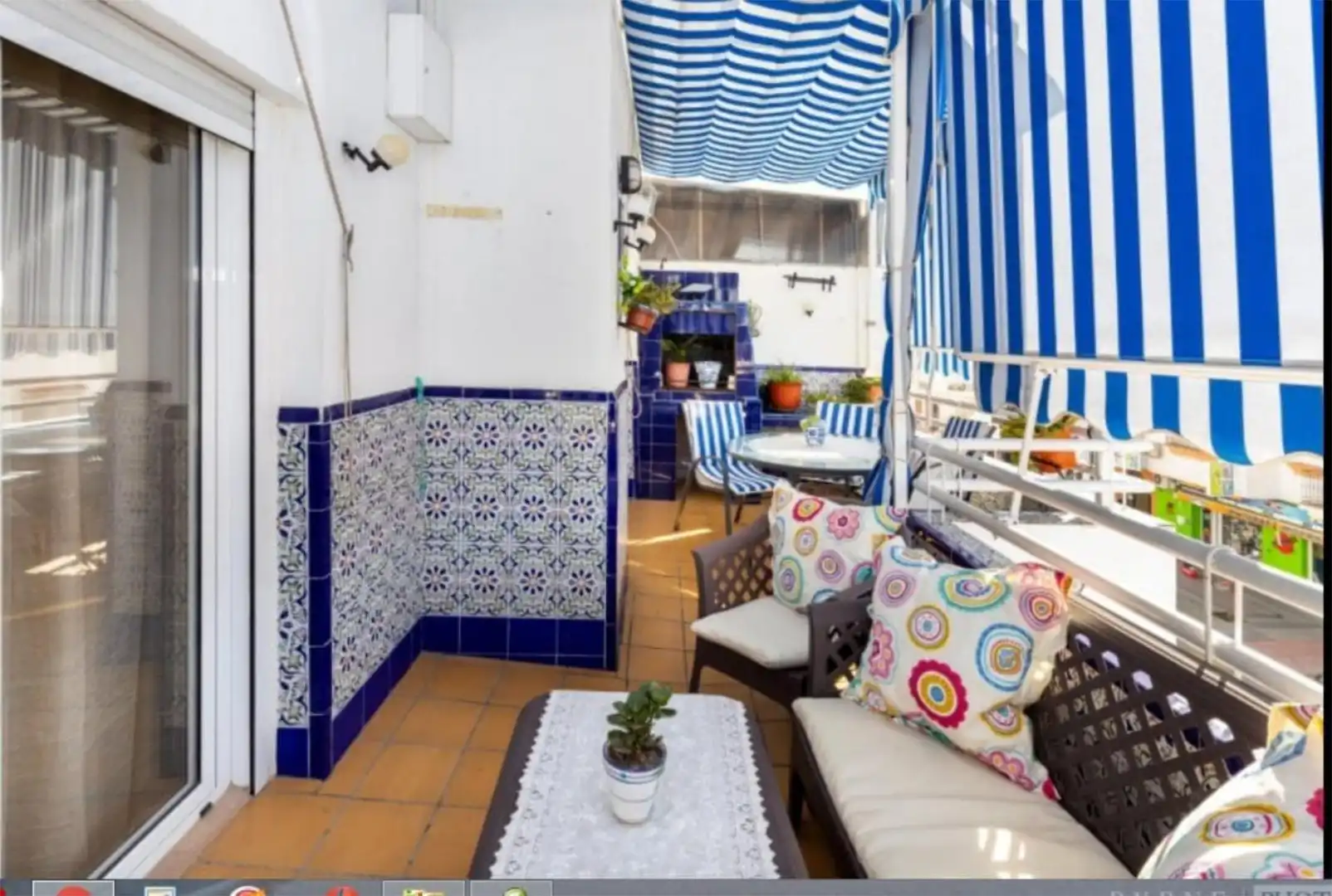 Dúplex en venta en Calle del Mediterraneo, Cenes de la Vega Terraza de Dúplex en venta en Cenes de la Vega con Aire acondicionado, Terraza y Trastero