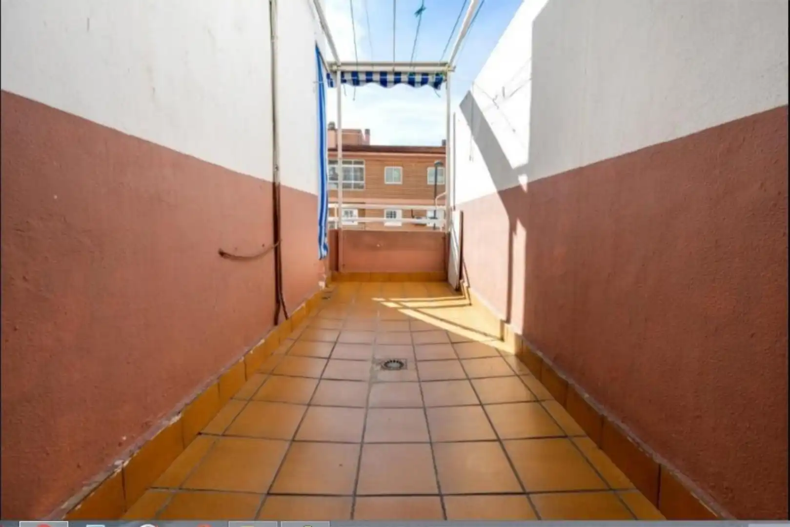 Dúplex en venta en Calle del Mediterraneo, Cenes de la Vega Terraza de Dúplex en venta en Cenes de la Vega con Aire acondicionado, Terraza y Trastero
