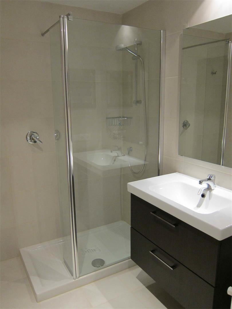 Bathroom of Flat to rent in  Madrid Capital  with Air Conditioner
