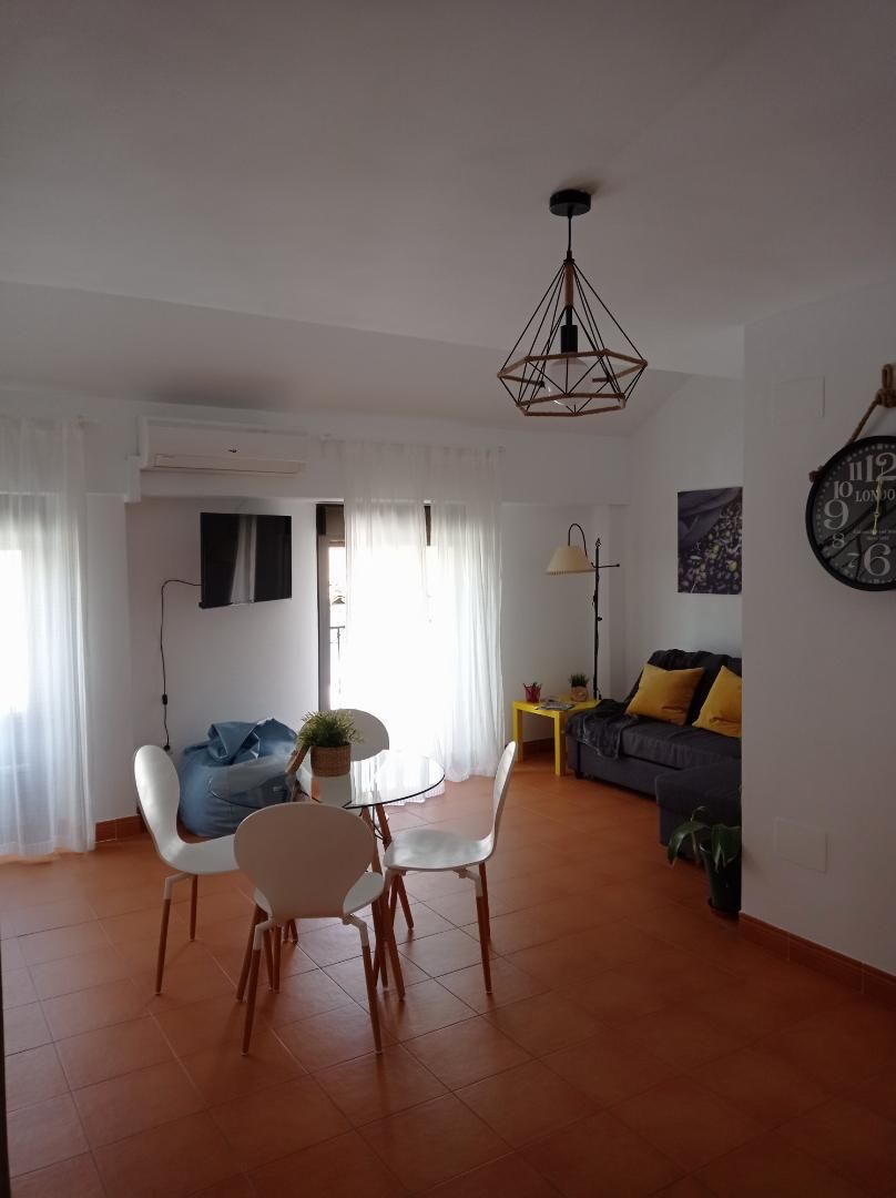 Flat for sale in Calle Matilla, 17, Baeza Living room of Flat for sale in Baeza  with Air Conditioner, Furnished and Oven