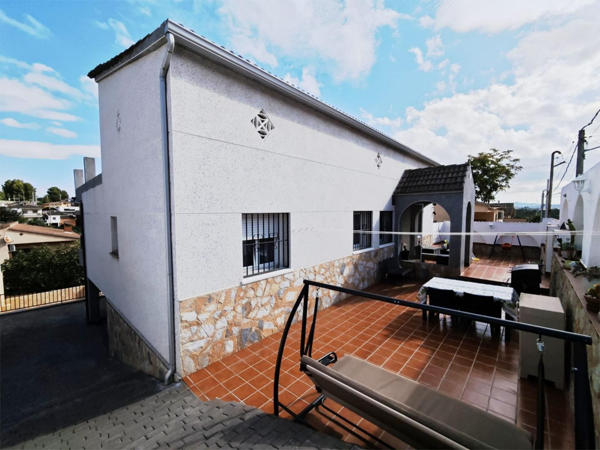 Vista exterior de Pis en venda en Castellbisbal amb Aire condicionat, Jardí privat i Parquet