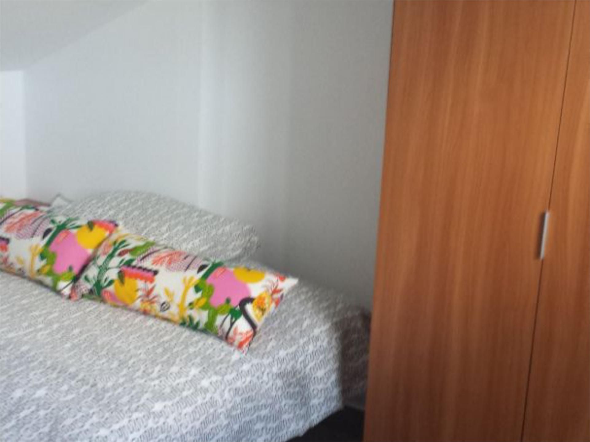 Dormitori de Apartament de lloguer en Málaga Capital amb Aire condicionat, Terrassa i Moblat