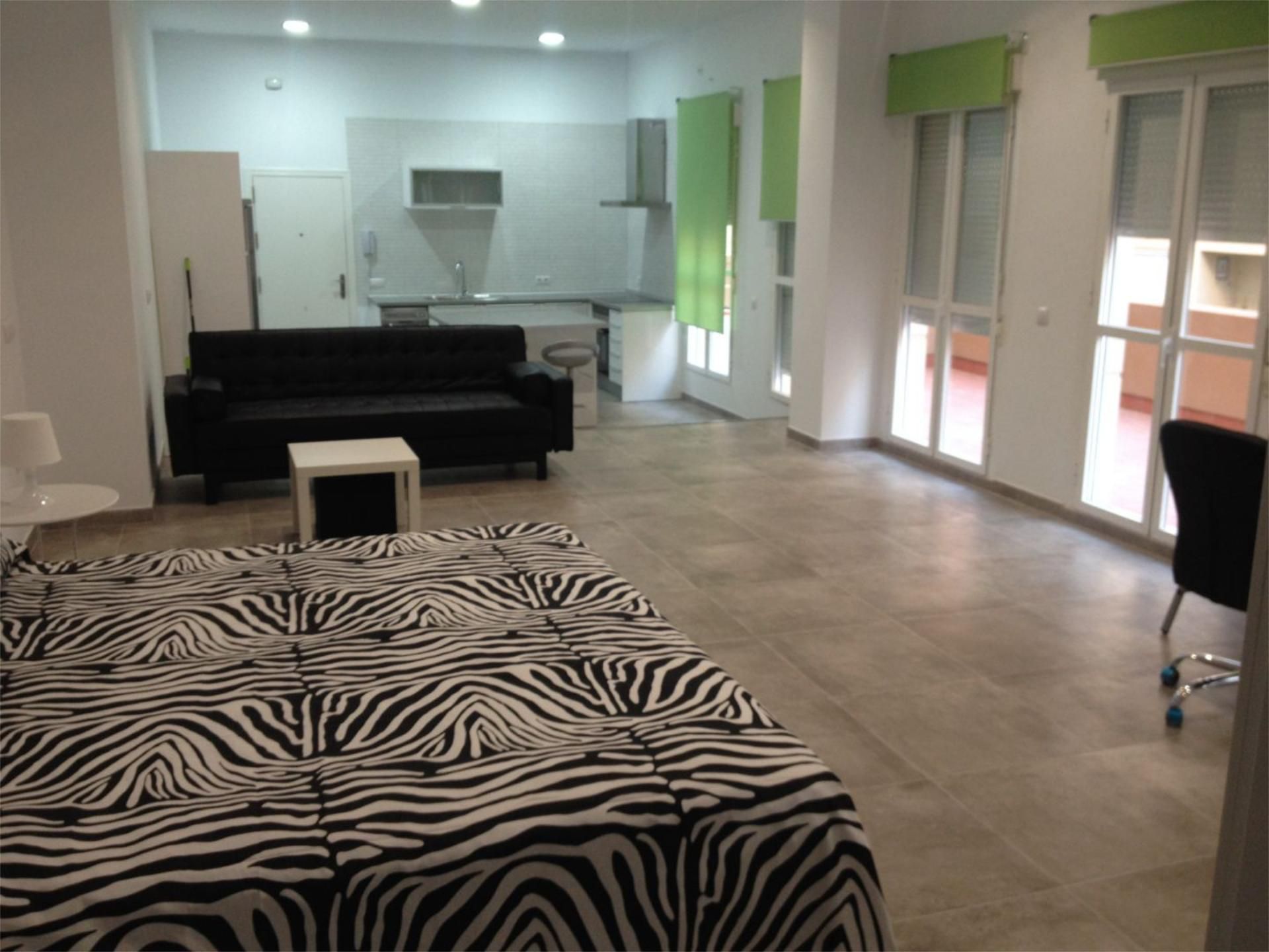 Flat to rent in Calle Ruiz Zorrilla, 34, Bajadilla - Fuente Nueva Flat to rent in Algeciras  with Air Conditioner and Terrace