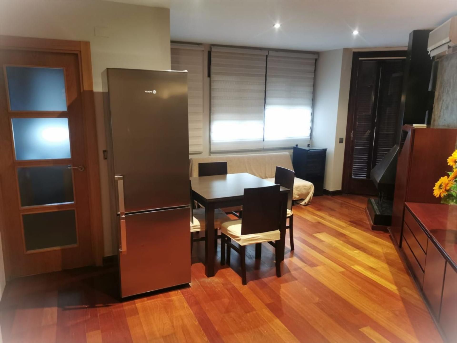 Cuina de Apartament de lloguer en  Lleida Capital amb Aire condicionat, Terrassa i Balcó