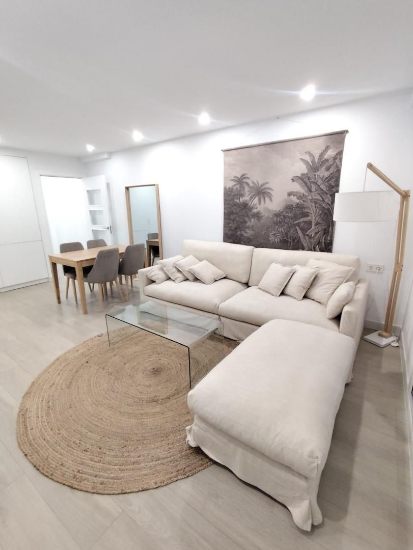 Living room of Flat to rent in  Almería Capital  with Air Conditioner, Heating and Parquet flooring