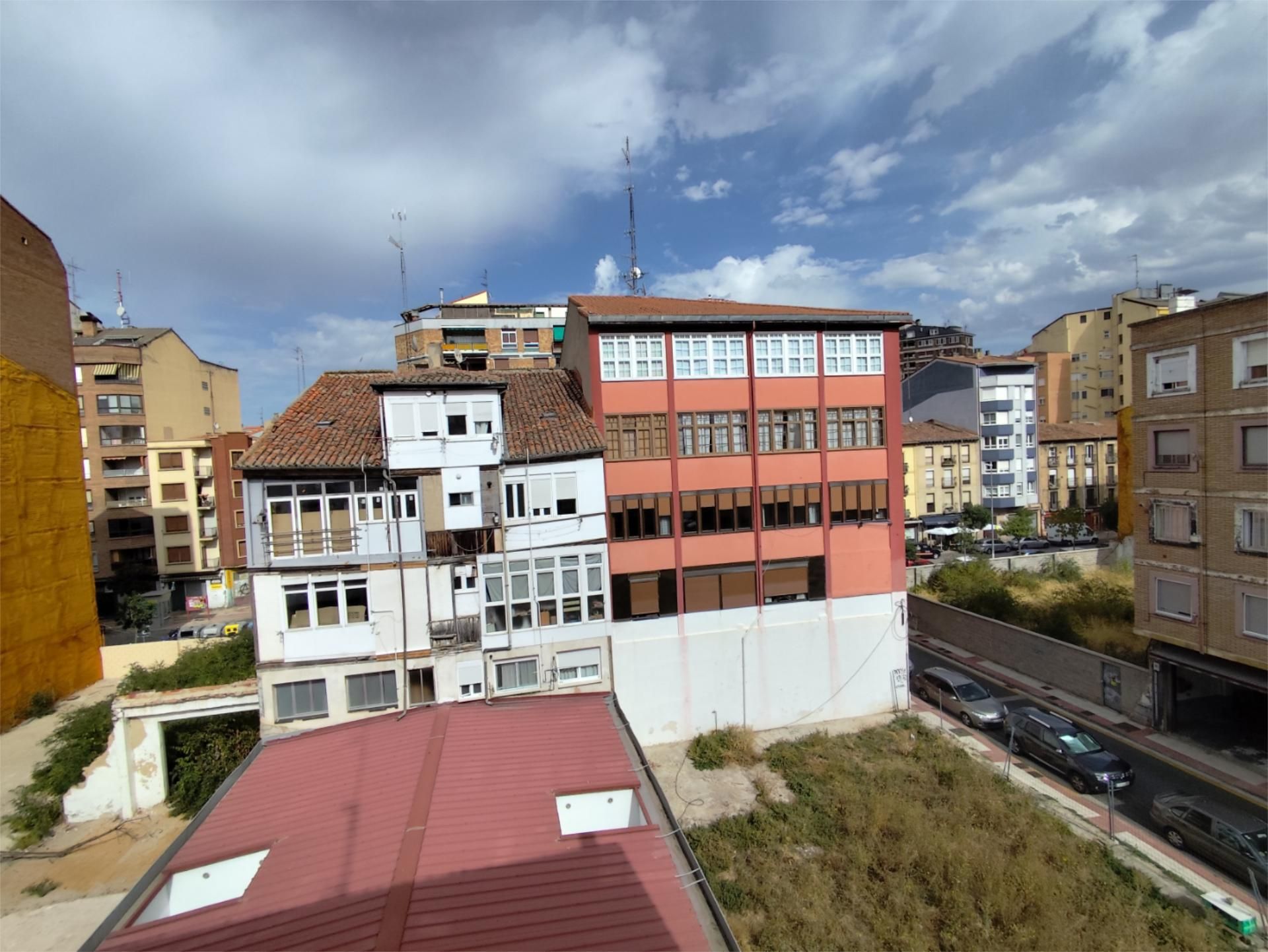Exterior view of Flat to rent in Miranda de Ebro  with Heating, Parquet flooring and Furnished