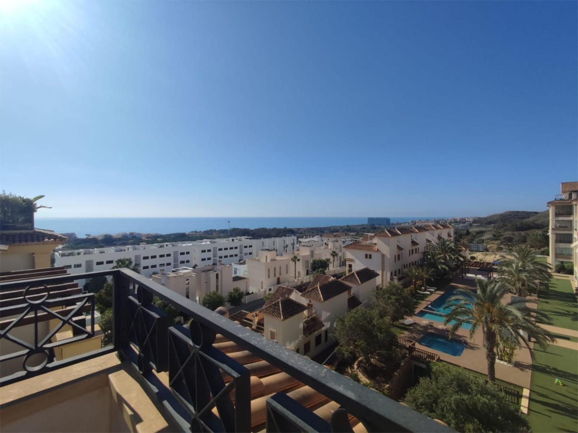 Vista exterior de Àtic de lloguer en Guardamar del Segura amb Aire condicionat, Calefacció i Parquet