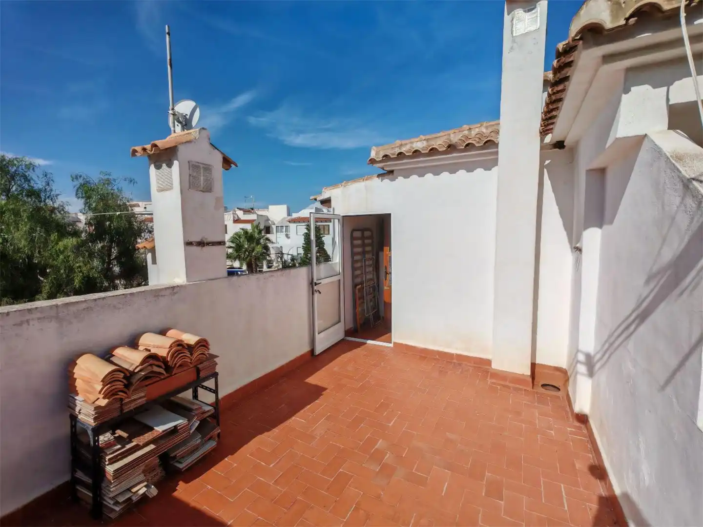 Dúplex en venta en Urbanización Calas Blancas, 1, Nueva Torrevieja Terraza de Dúplex en venta en Torrevieja con Terraza, Piscina y Amueblado