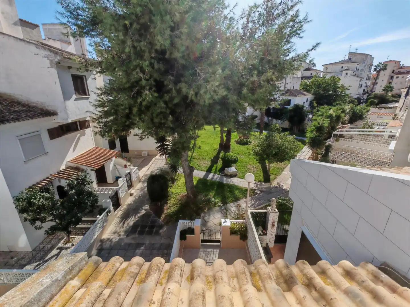 Dúplex en venta en Urbanización Calas Blancas, 1, Nueva Torrevieja Jardín de Dúplex en venta en Torrevieja con Terraza, Piscina y Amueblado