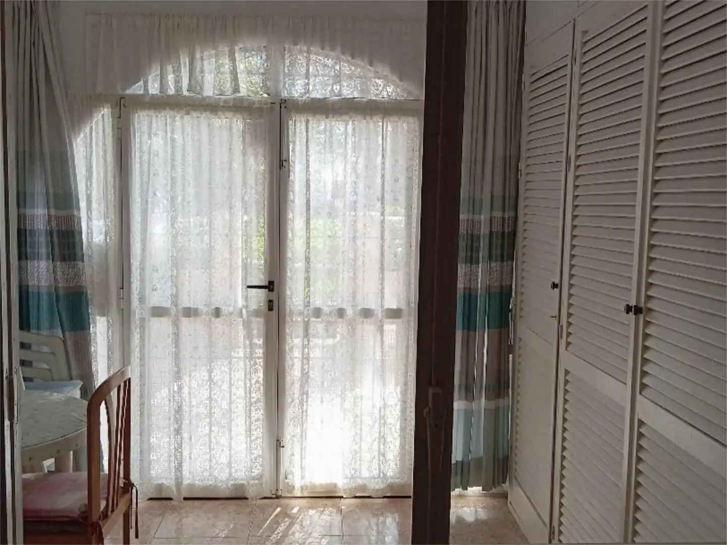 Dúplex en venta en Urbanización Calas Blancas, 1, Nueva Torrevieja Habitación de Dúplex en venta en Torrevieja con Terraza, Piscina y Amueblado