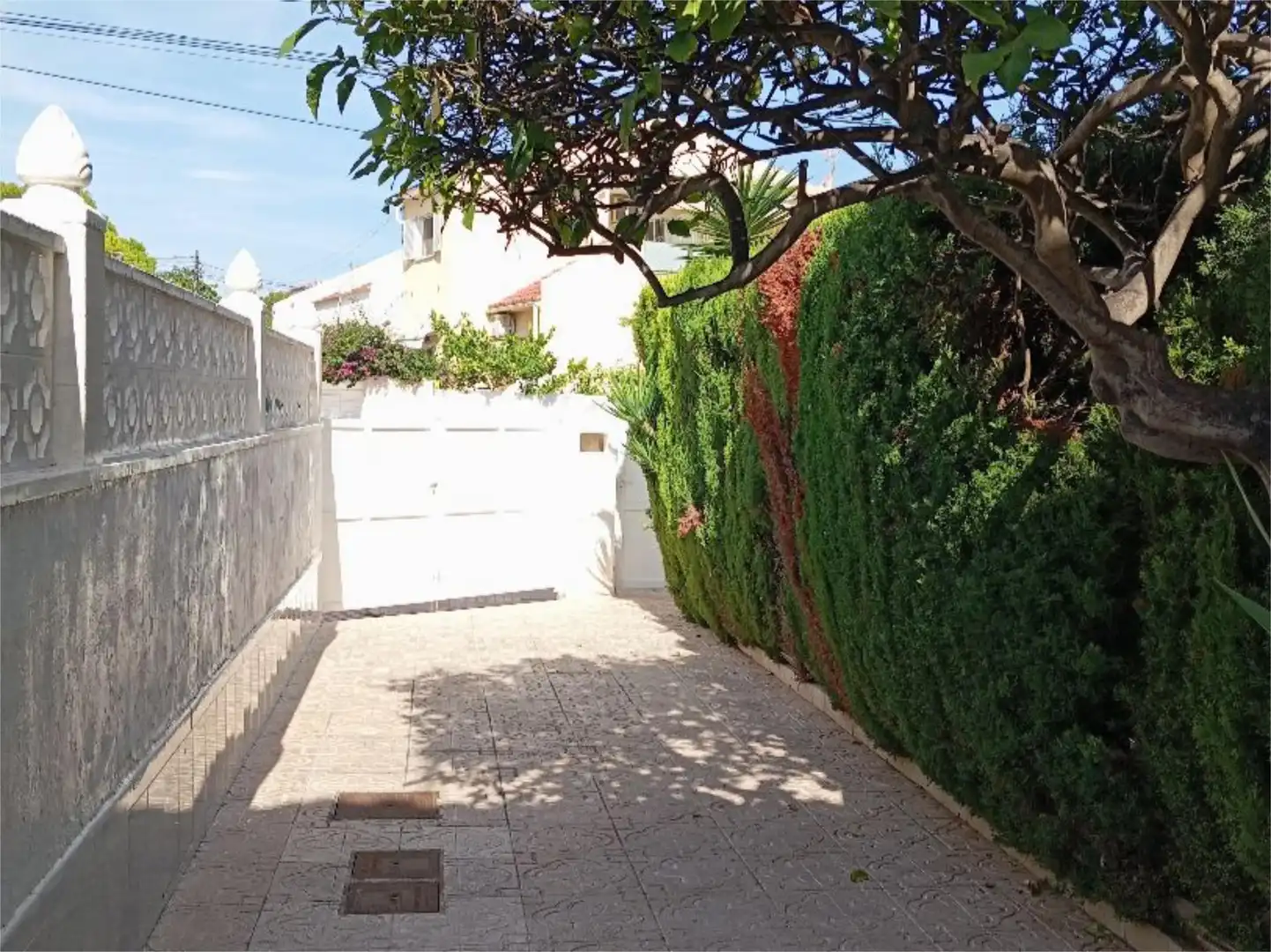 Dúplex en venta en Urbanización Calas Blancas, 1, Nueva Torrevieja Jardín de Dúplex en venta en Torrevieja con Terraza, Piscina y Amueblado