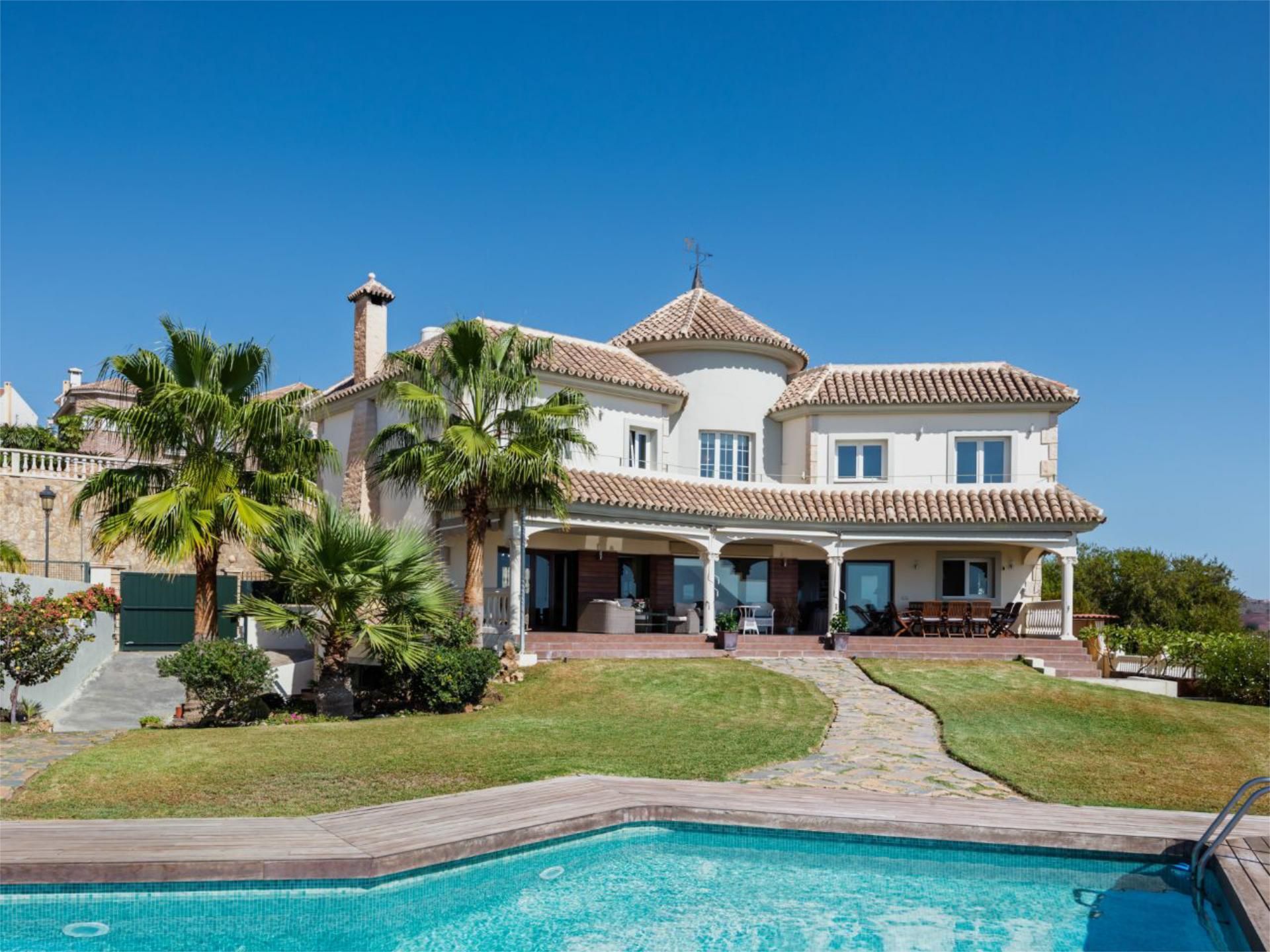 Vista exterior de Casa o xalet en venda en Málaga Capital amb Aire condicionat, Terrassa i Piscina