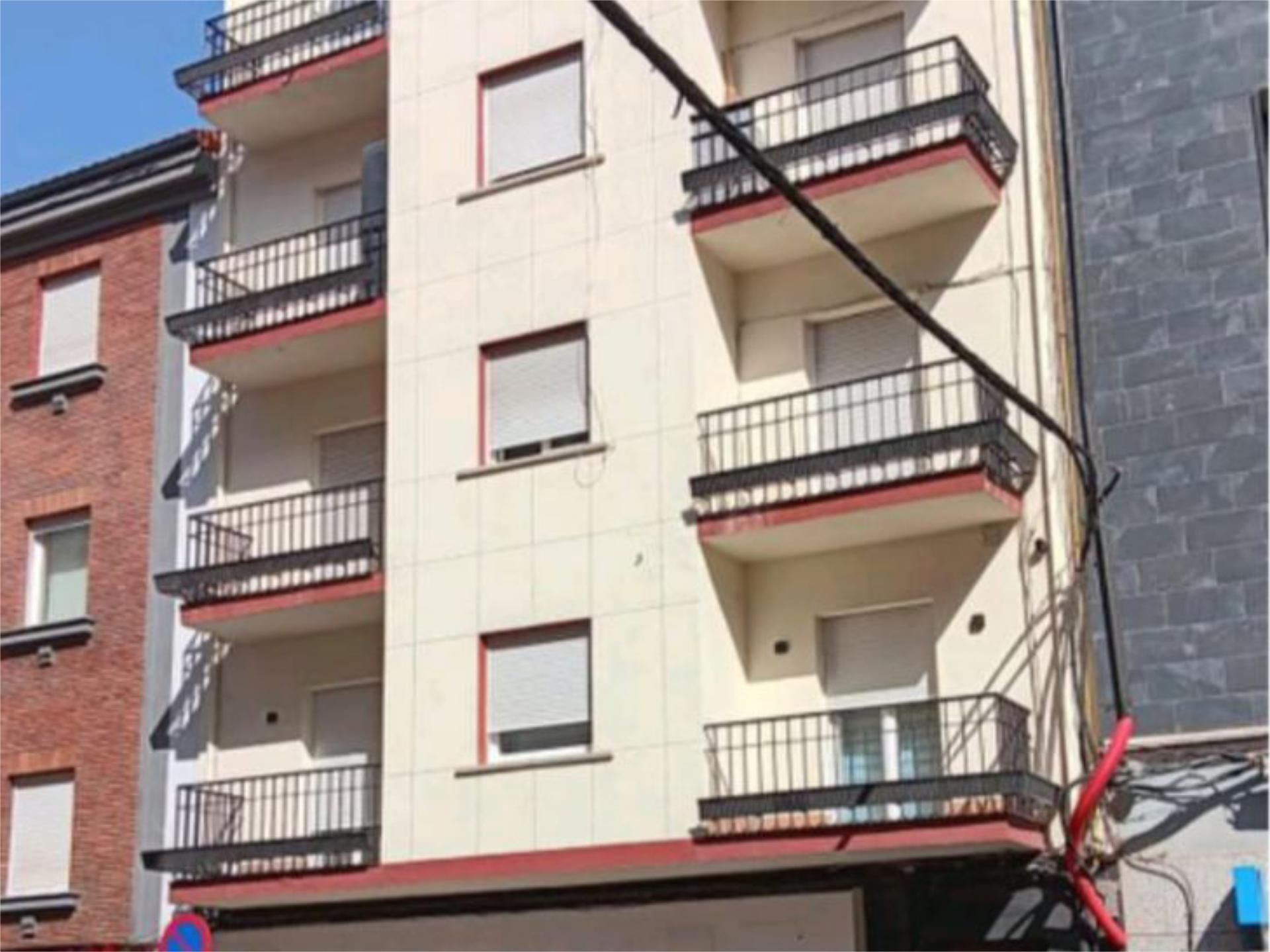 Vista exterior de Pis en venda en León Capital  amb Calefacció, Parquet i Terrassa