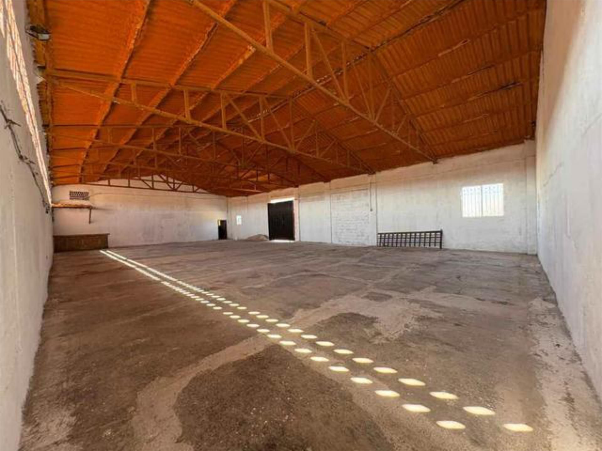 Industrial buildings to rent in Calera y Chozas