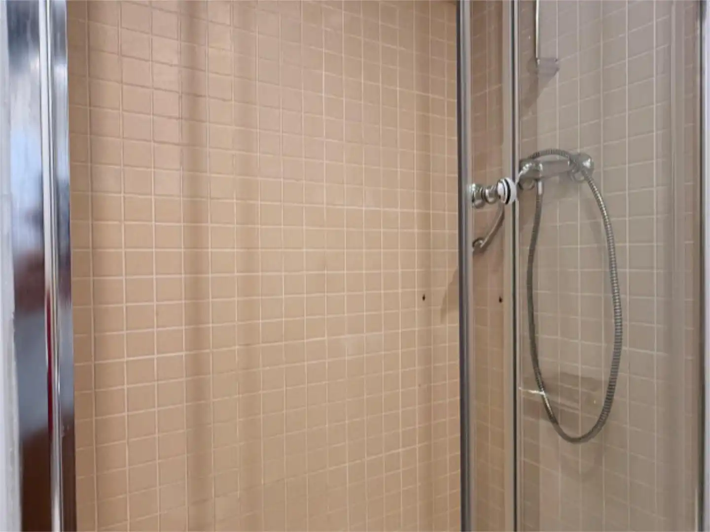 Flat for rent in Carretera de Alhama, 80, Parque de la Ermita Bathroom of Flat for rent in Churriana de la Vega with Air Conditioner, Heating and Parquet flooring