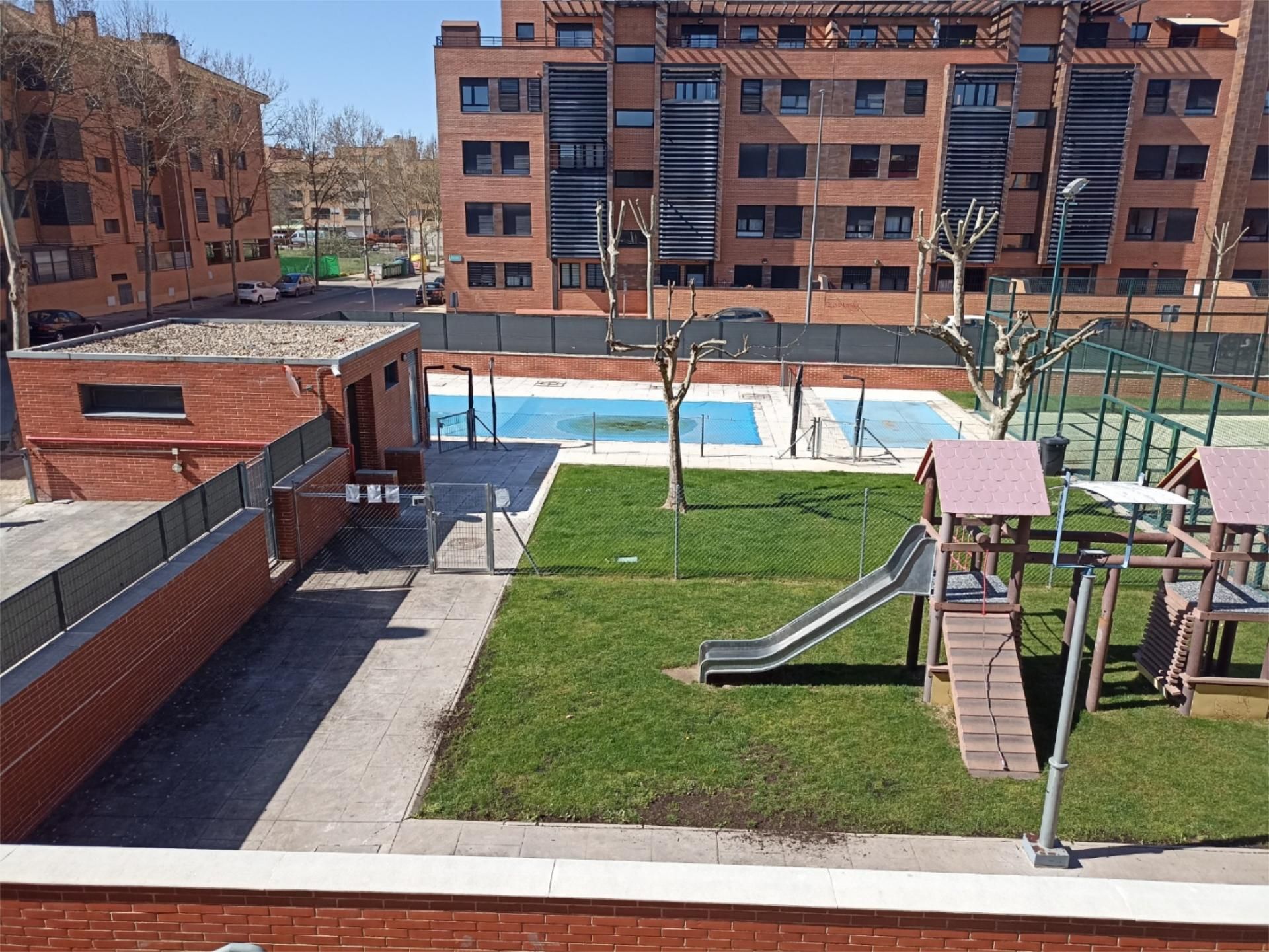 Swimming pool of Flat to rent in Yebes  with Terrace and Balcony