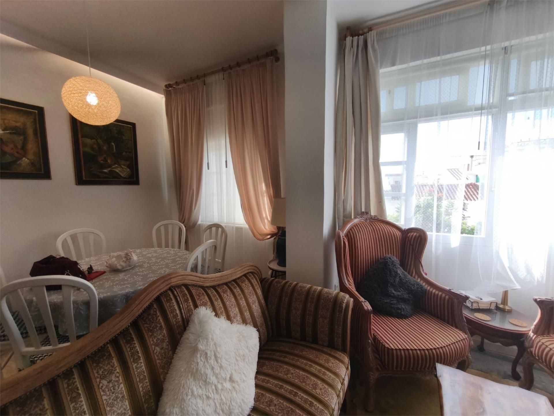 Sala d'estar de Pis de lloguer en Estepona amb Moblat