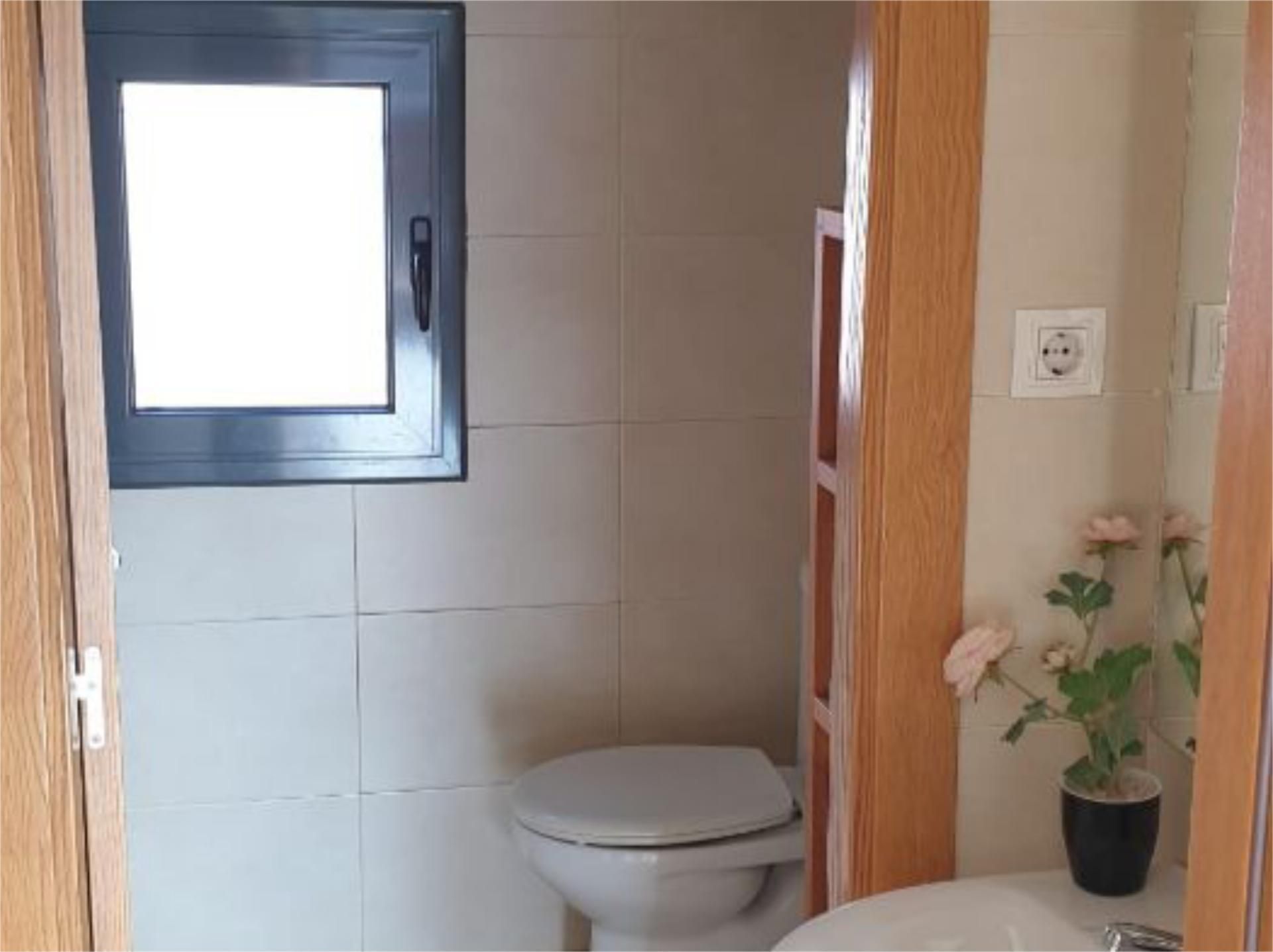Bathroom of Duplex to rent in Tiana  with Air Conditioner, Heating and Terrace