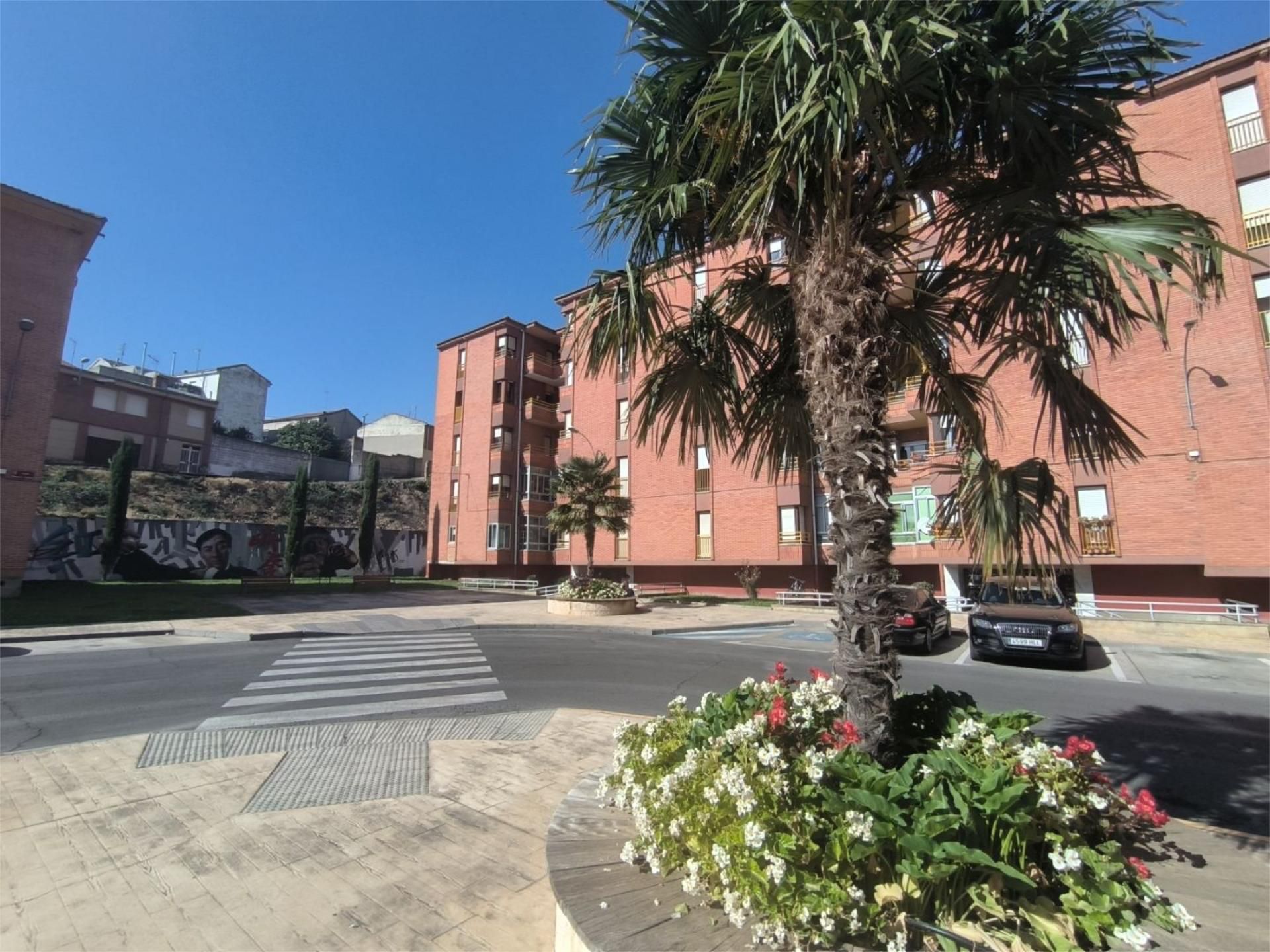 Exterior view of Flat for sale in La Bañeza   with Heating, Terrace and Storage room