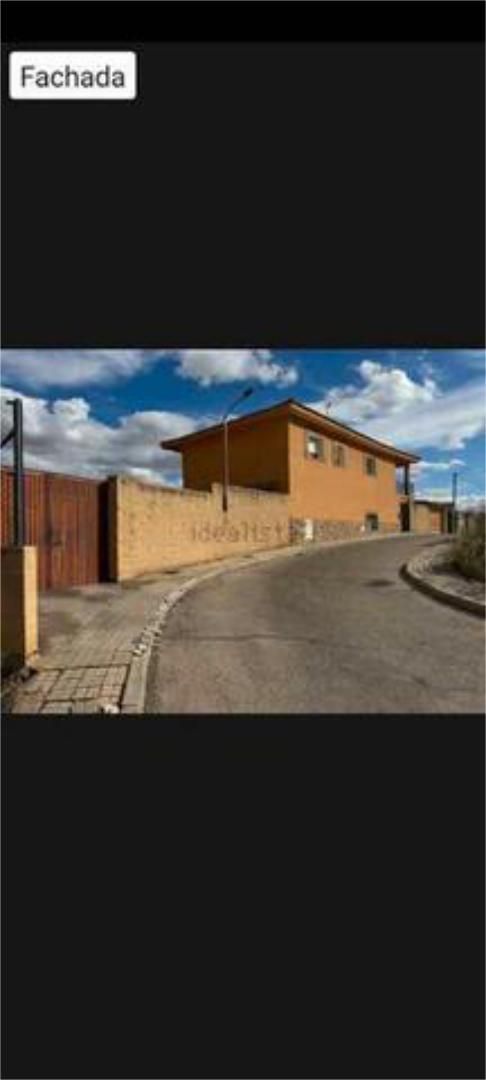 Exterior view of Single-family semi-detached for sale in Valdelaguna