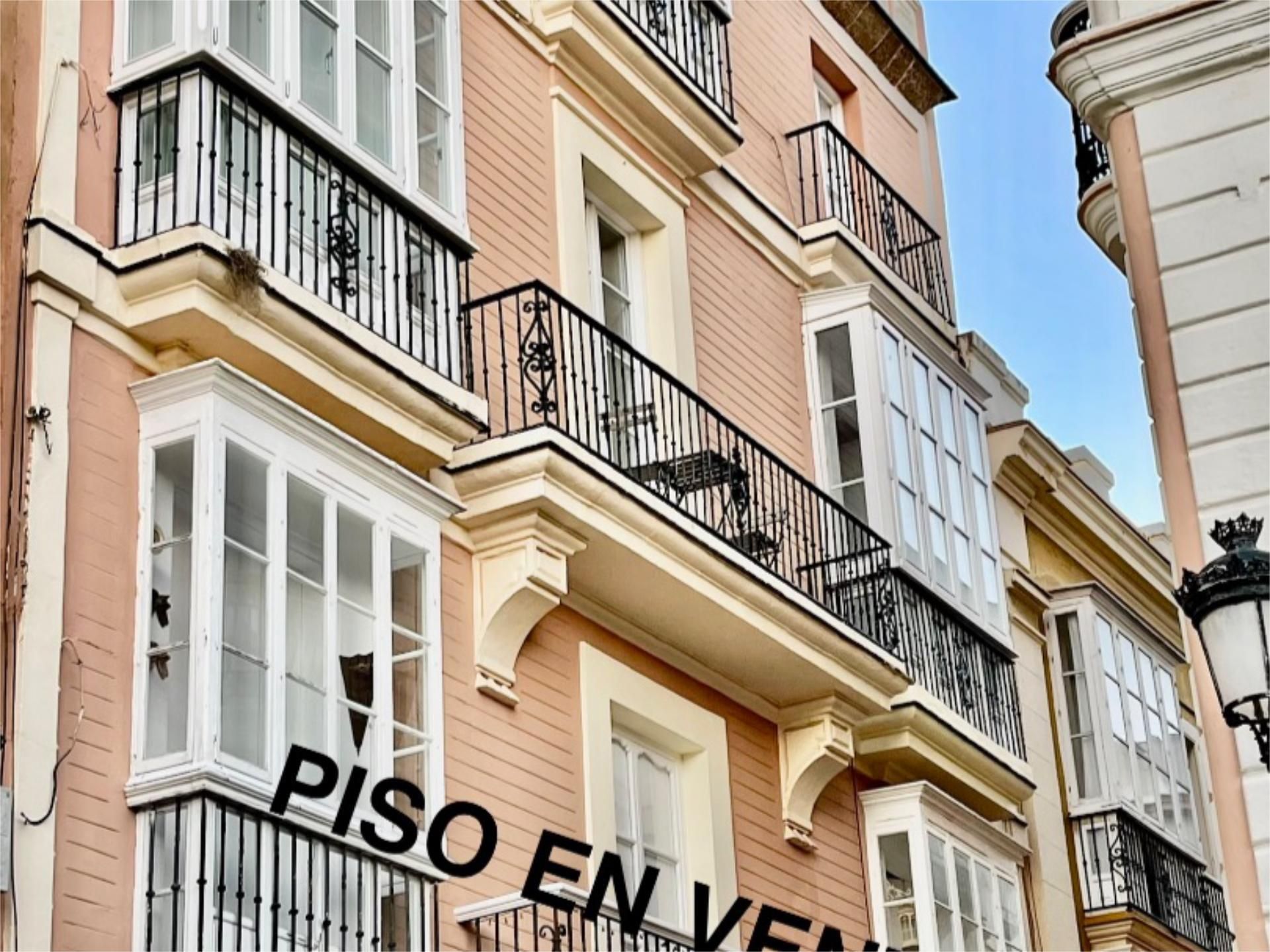 Vista exterior de Pis en venda en  Cádiz Capital amb Aire condicionat i Balcó