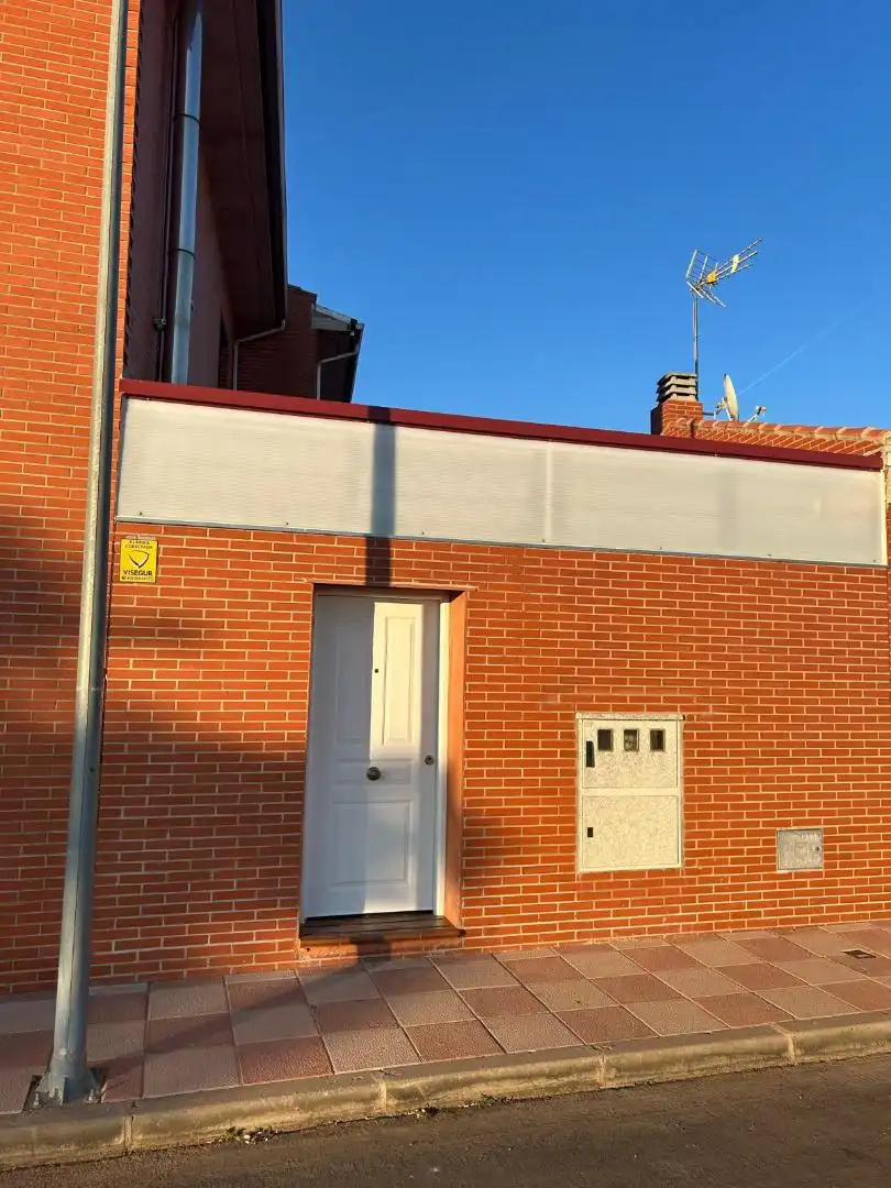 Casa adosada en venta en Calle las Carboneras, 23, Fernán Caballero Vista exterior de Casa adosada en venta en Fernán Caballero con Aire acondicionado, Calefacción y Jardín privado