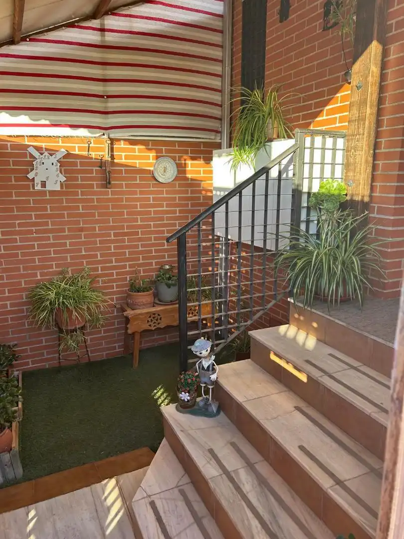 Casa adosada en venta en Calle las Carboneras, 23, Fernán Caballero Terraza de Casa adosada en venta en Fernán Caballero con Aire acondicionado, Calefacción y Jardín privado