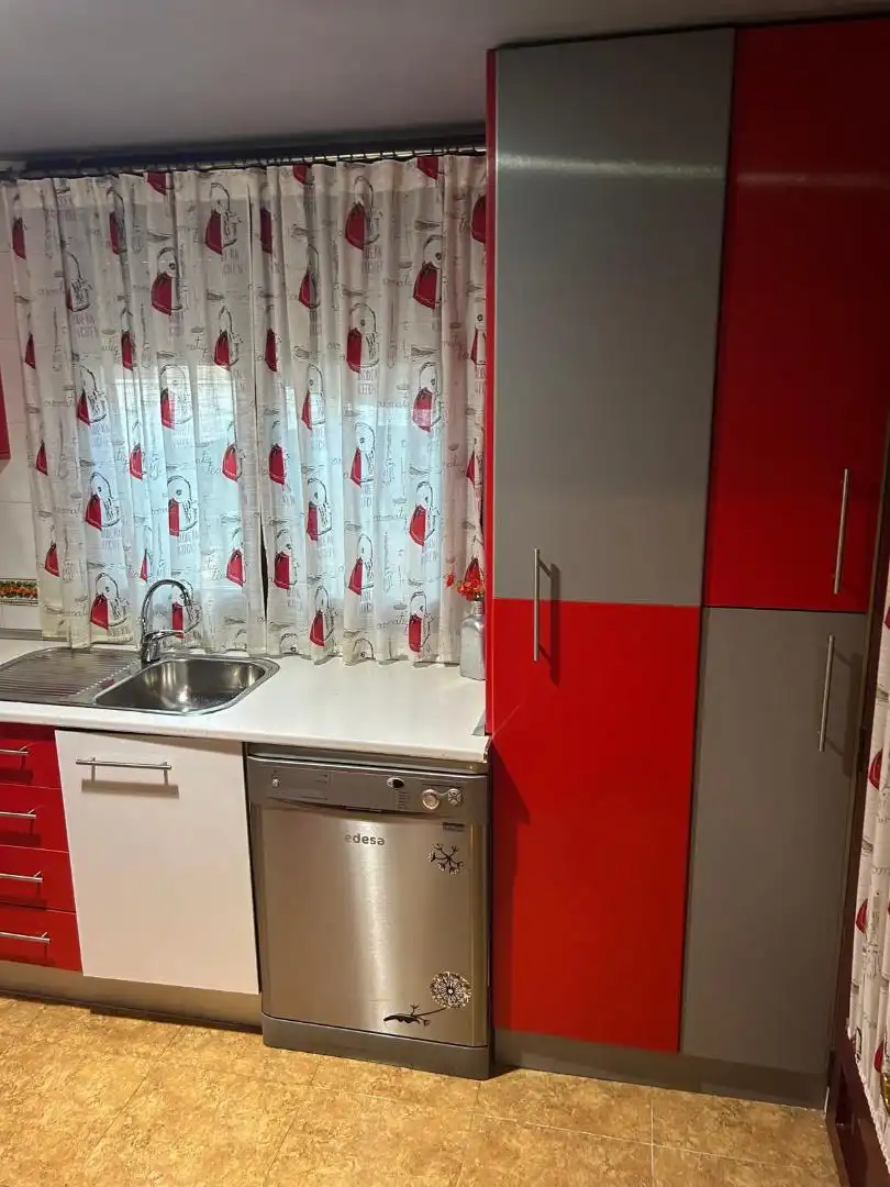 Casa adosada en venta en Calle las Carboneras, 23, Fernán Caballero Cocina de Casa adosada en venta en Fernán Caballero con Aire acondicionado, Calefacción y Jardín privado