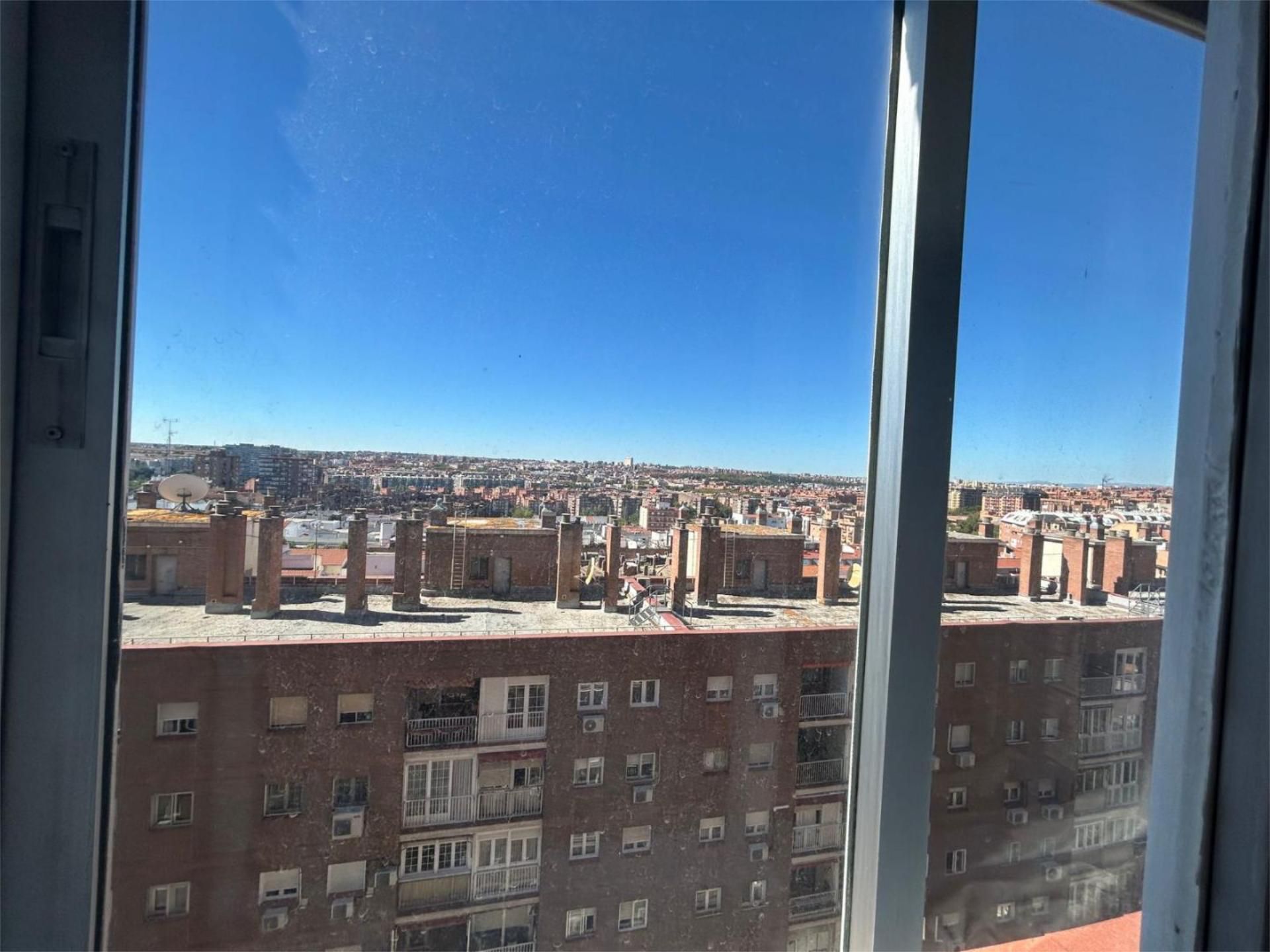 Exterior view of Flat for sale in  Madrid Capital  with Terrace and Balcony