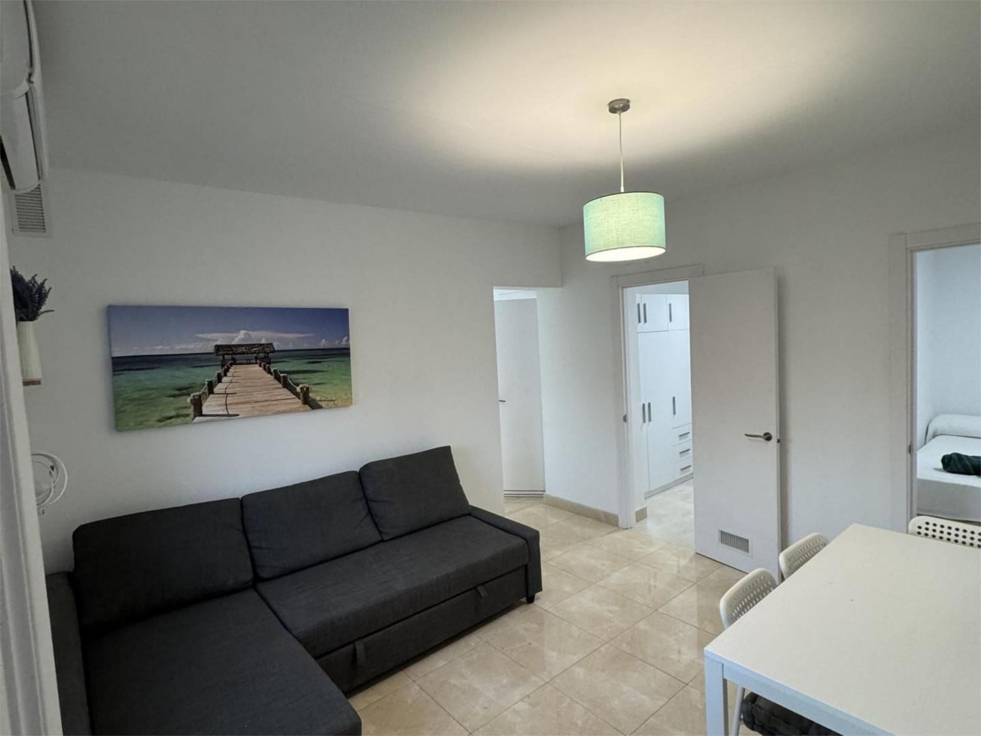 Pis de lloguer a Avenida de Cabo de Gata, 168, Ciudad Jardín - Tagarete - El Zapillo Sala d'estar de Pis de lloguer en  Almería Capital amb Aire condicionat i Moblat