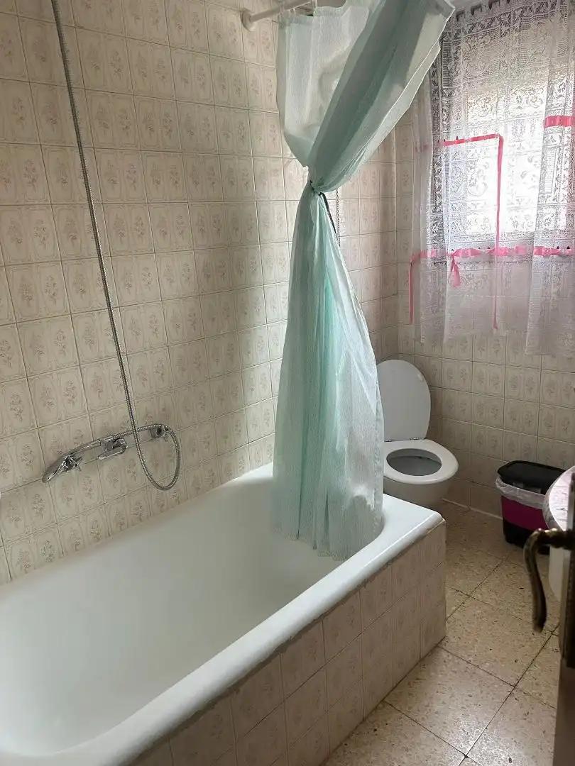 Baño de Piso en venta en Barbastro con Calefacción, Amueblado y Balcón