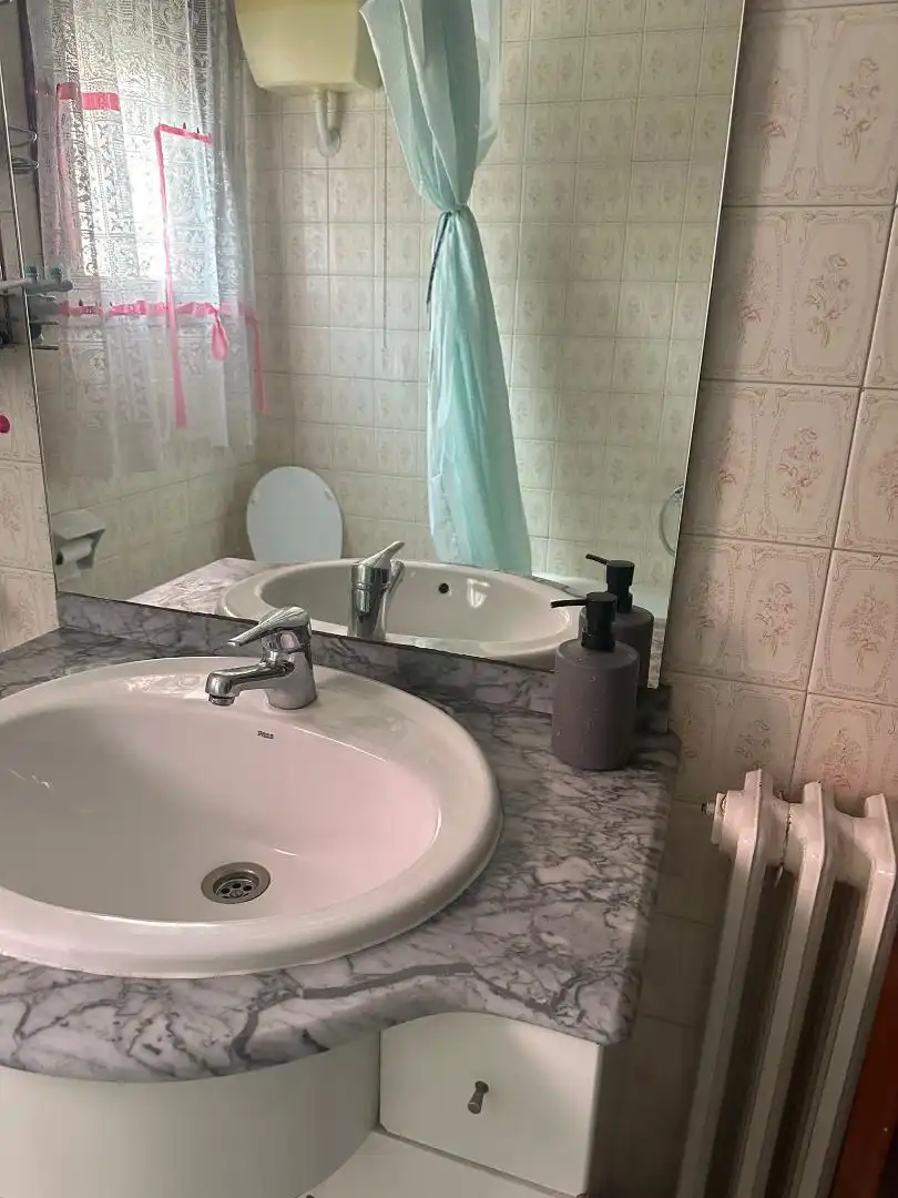 Baño de Piso en venta en Barbastro con Calefacción, Amueblado y Balcón