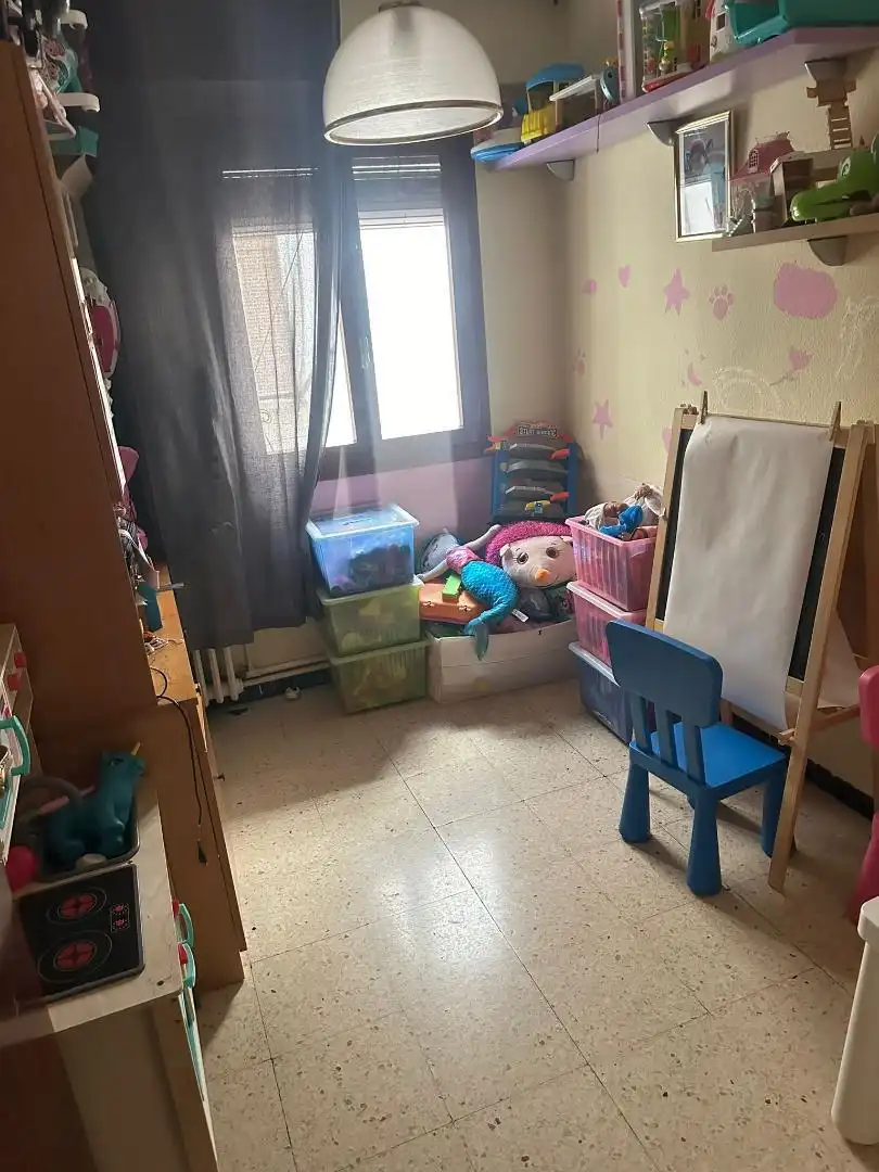 Habitación de Piso en venta en Barbastro con Calefacción, Amueblado y Balcón