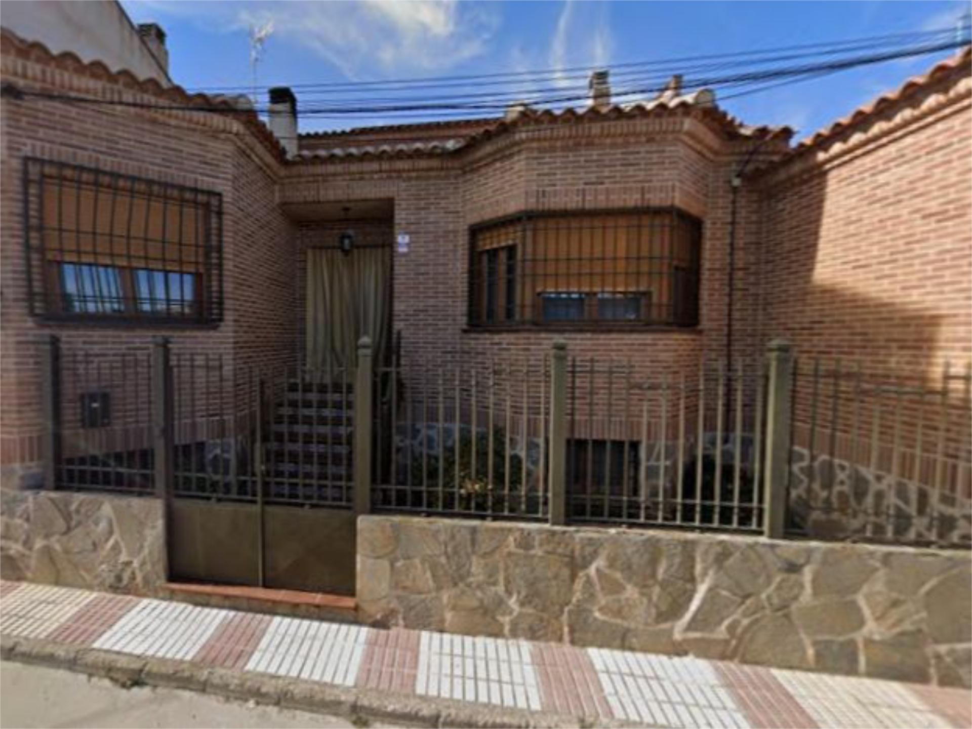 Casa o xalet en venda a Calle Rojas, 52, Mora Vista exterior de Casa o xalet en venda en Mora amb Calefacció, Terrassa i Piscina