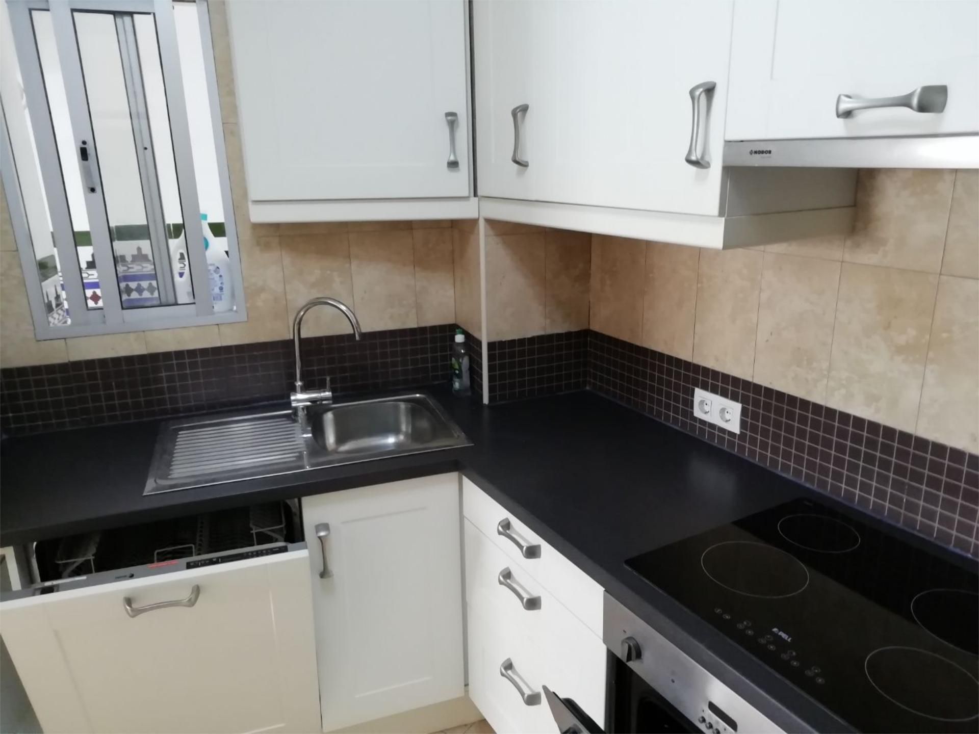 Flat to rent in Calle Lucero, 60, Badolatosa Kitchen of Flat to rent in Badolatosa with Terrace, Storage room and Furnished