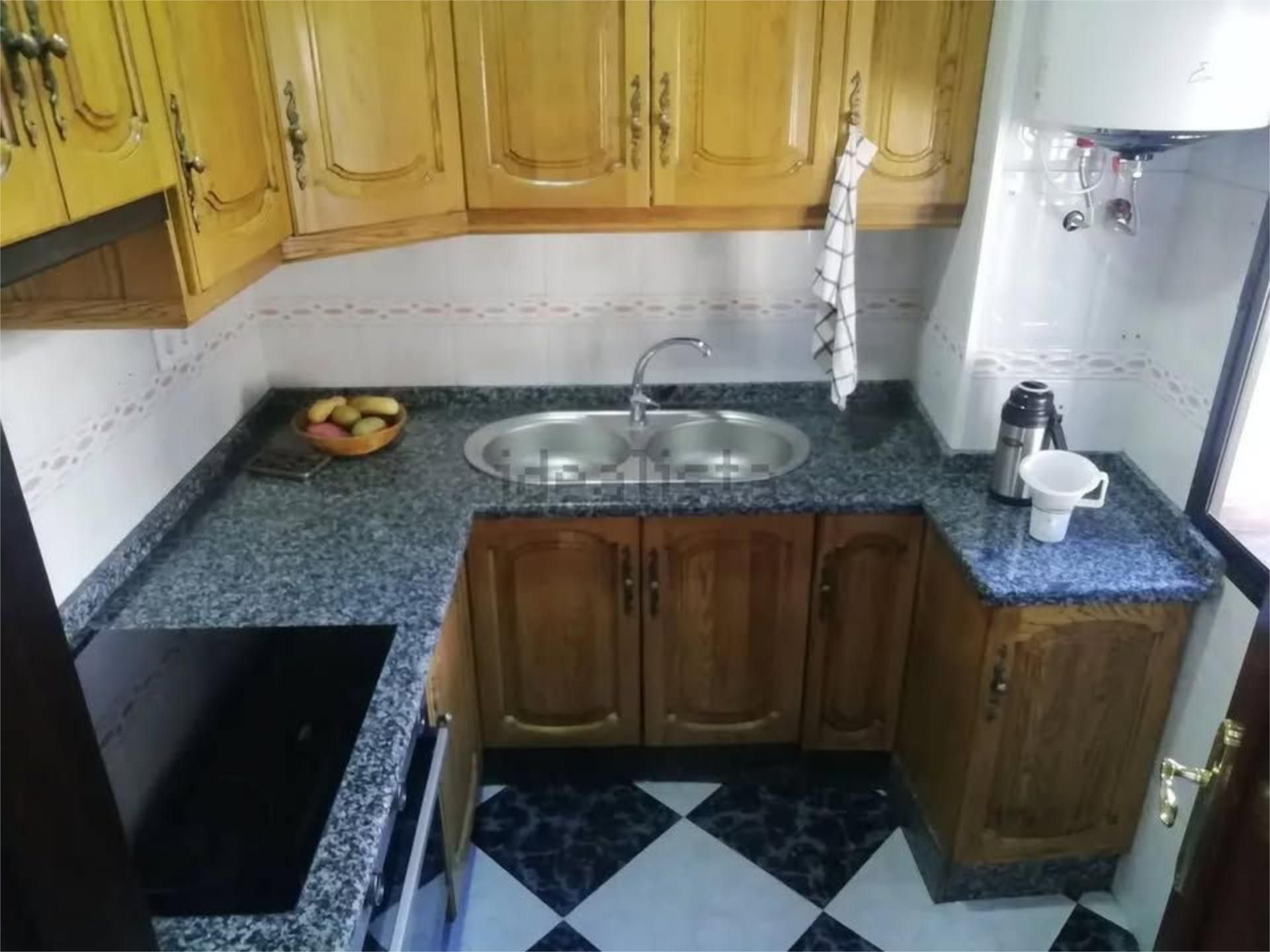 Einfamilien-Reihenhaus miete in Calle Pavones, 14, Baena