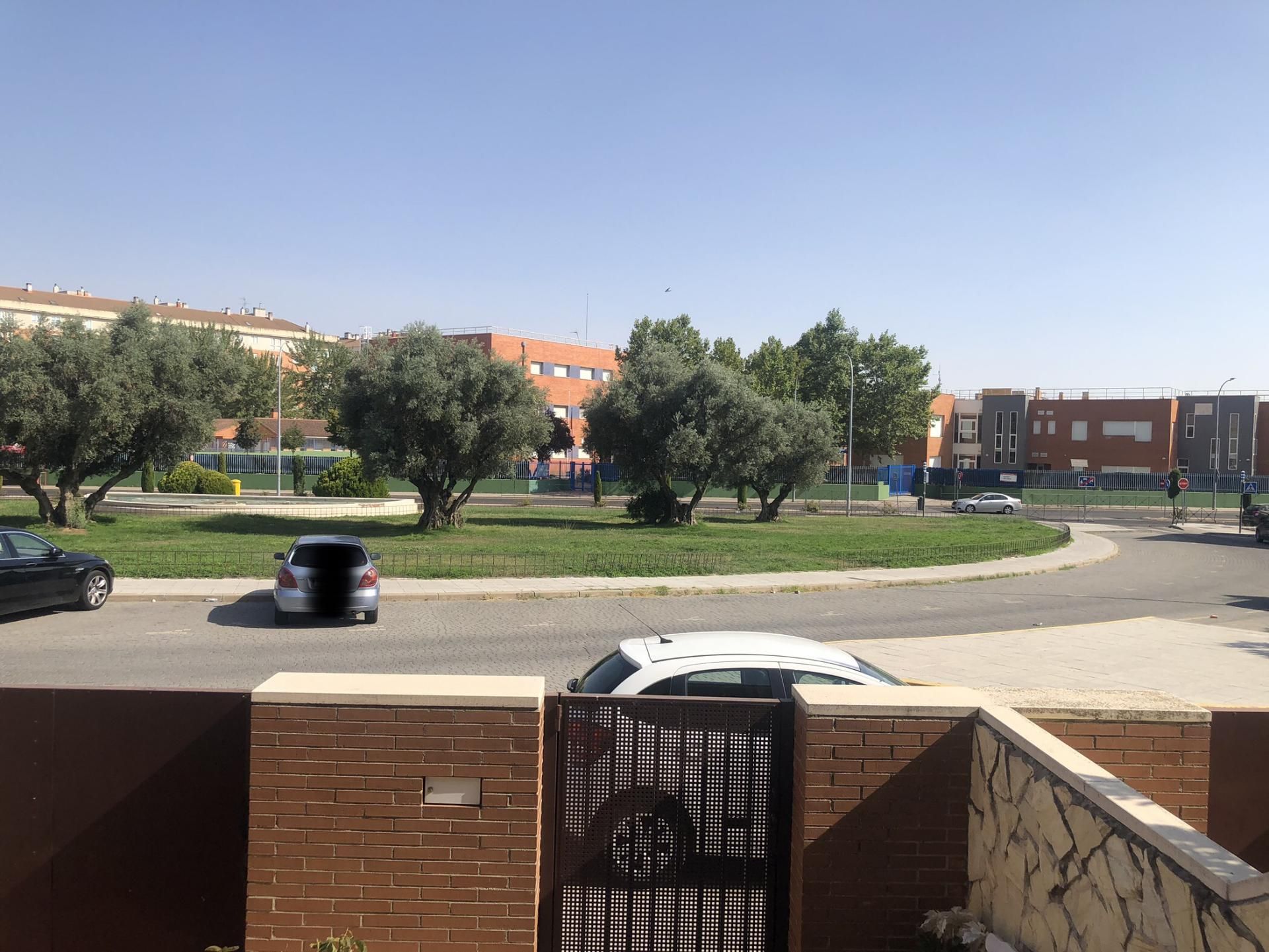 Exterior view of House or chalet for sale in Parla  with Air Conditioner, Heating and Parquet flooring