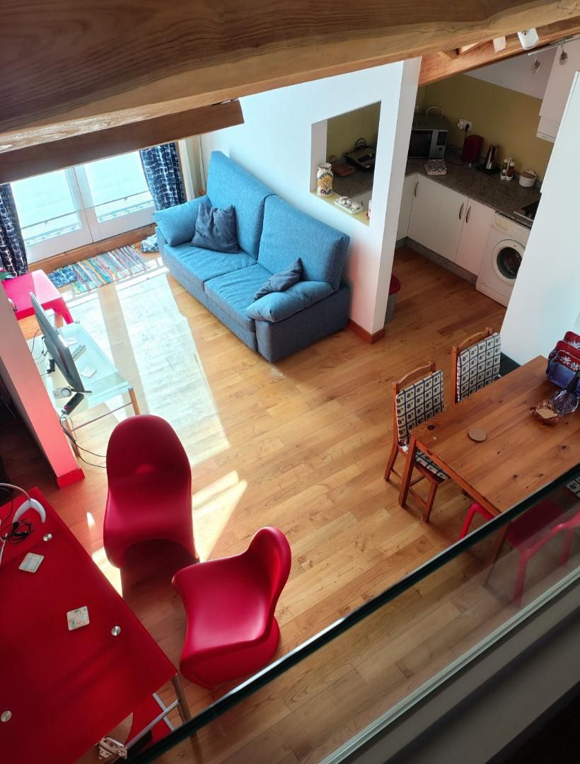 Sala d'estar de Apartament de lloguer en A Coruña Capital  amb Calefacció, Parquet i Terrassa