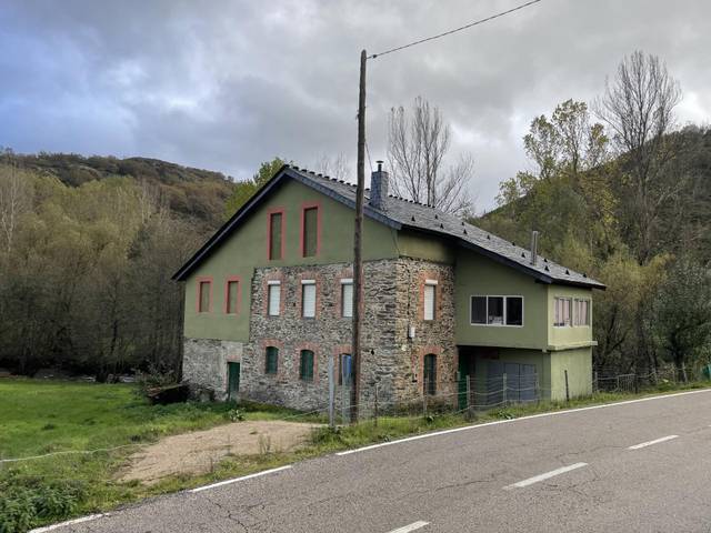 Casa-chalet en Venta en Calle Grande, 19 en Riello