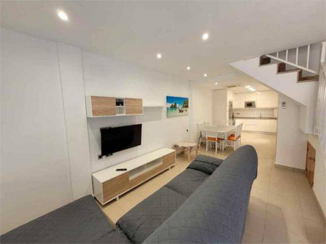 Casa adosada en Alquiler en Bahia