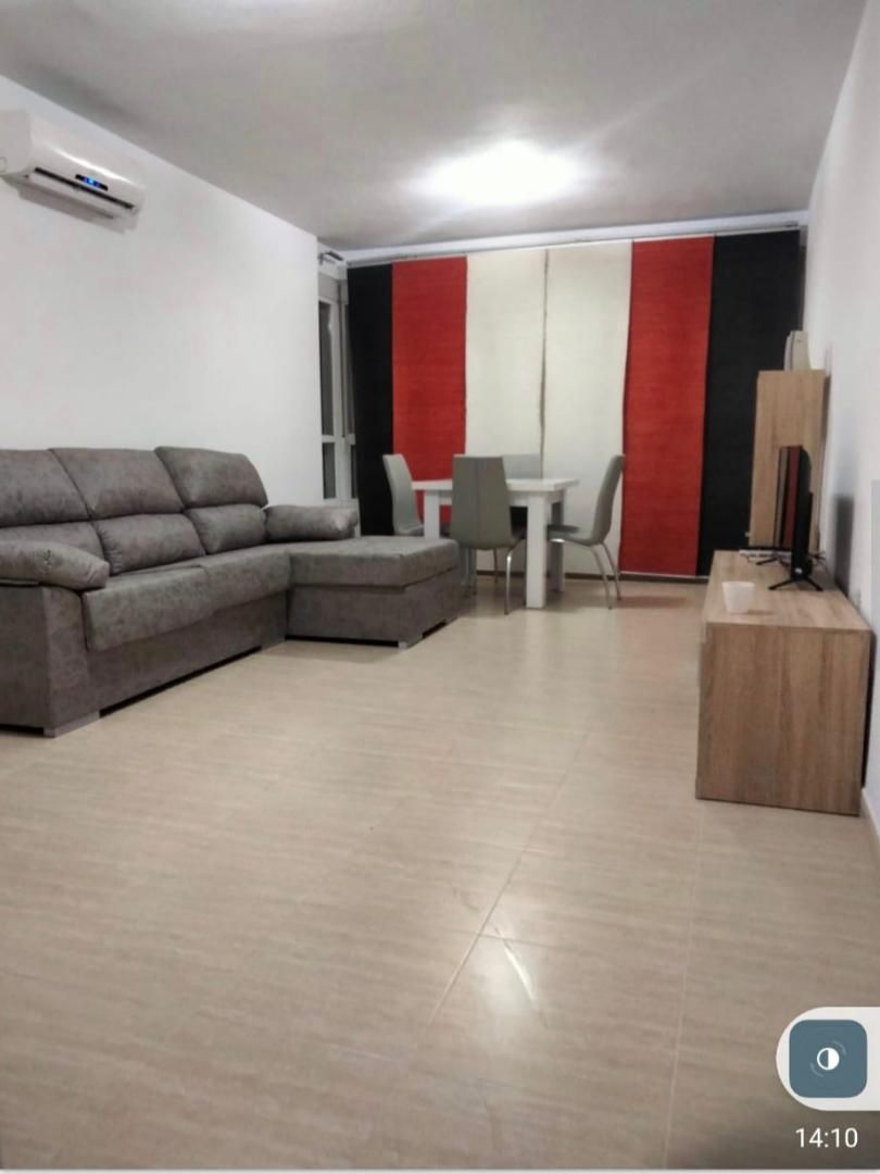 Sala de estar de Piso en venta en Roquetas de Mar con Aire acondicionado, Calefacción y Piscina